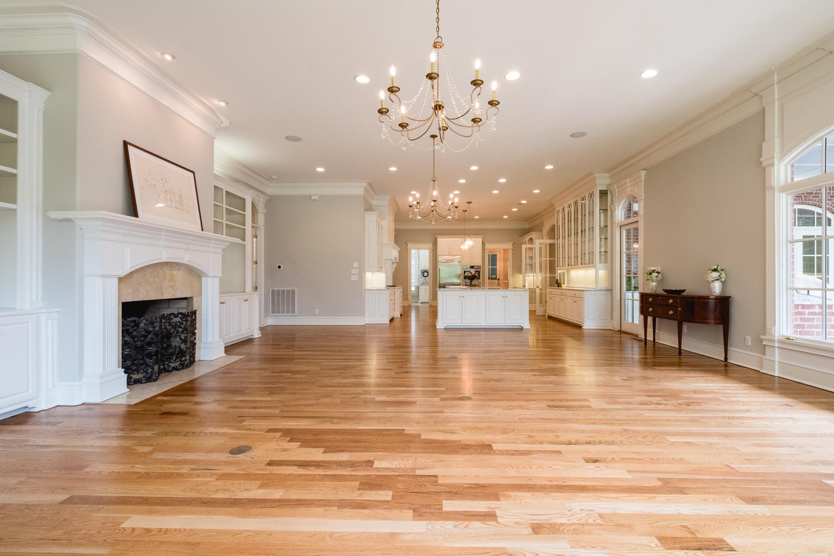 CHENAL VALLEY CHENAL CIRCLE - Residential