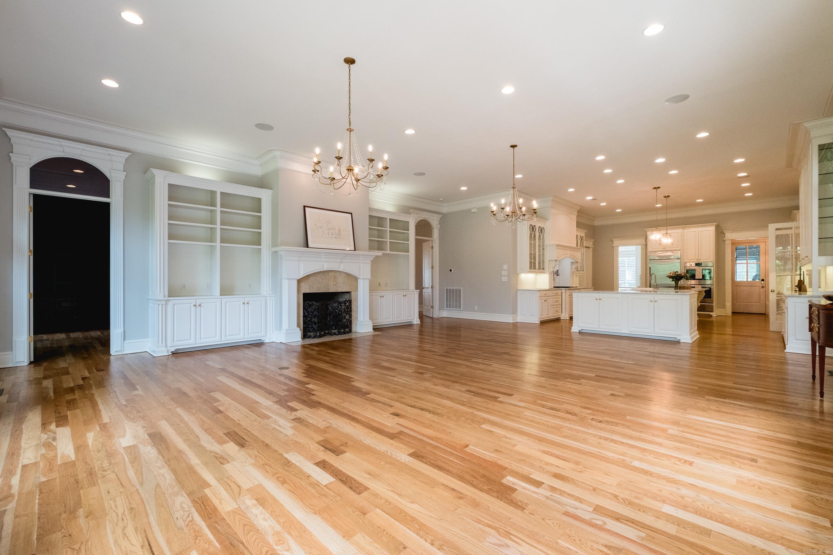 CHENAL VALLEY CHENAL CIRCLE - Residential