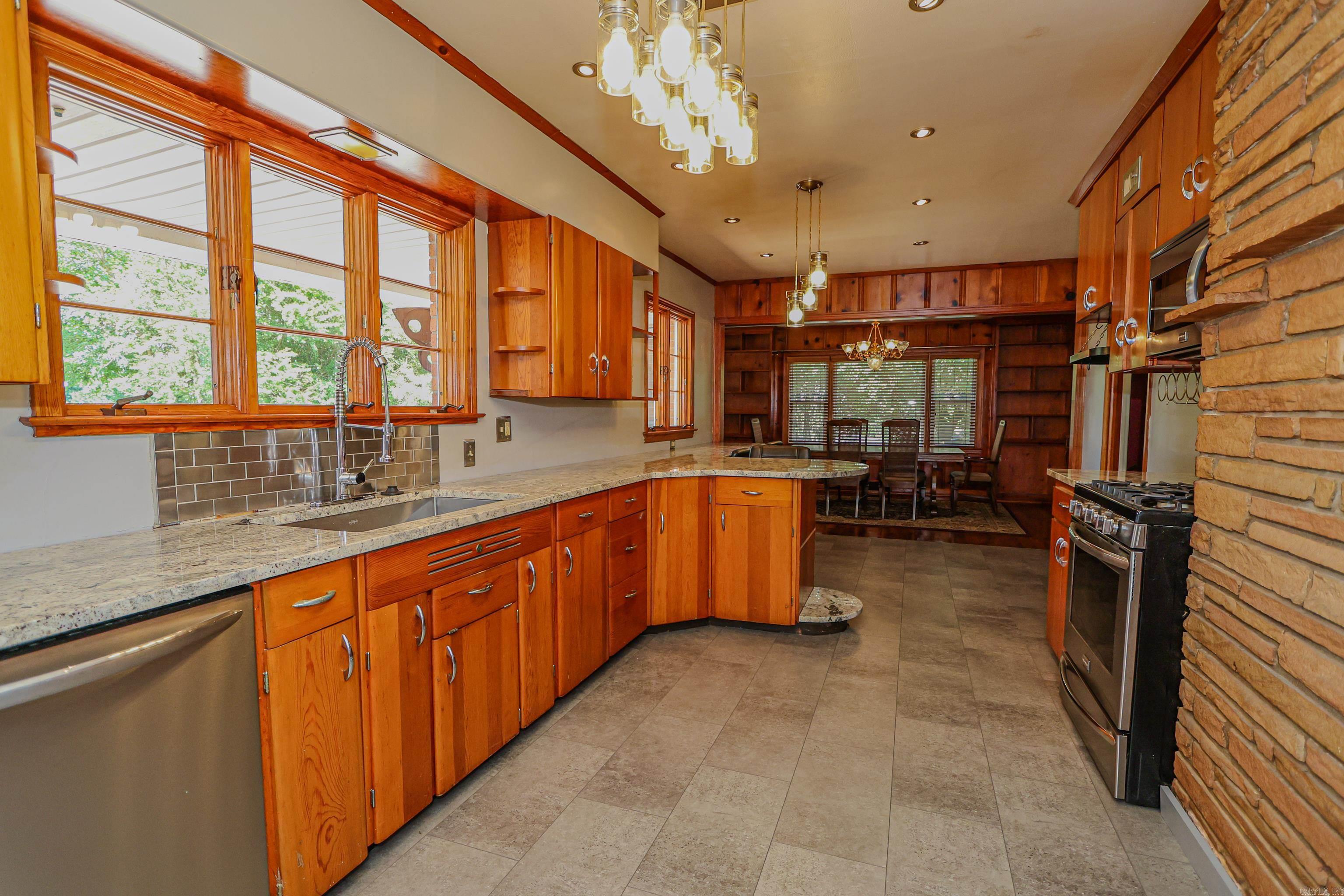 SUNSET HILLS - Residential