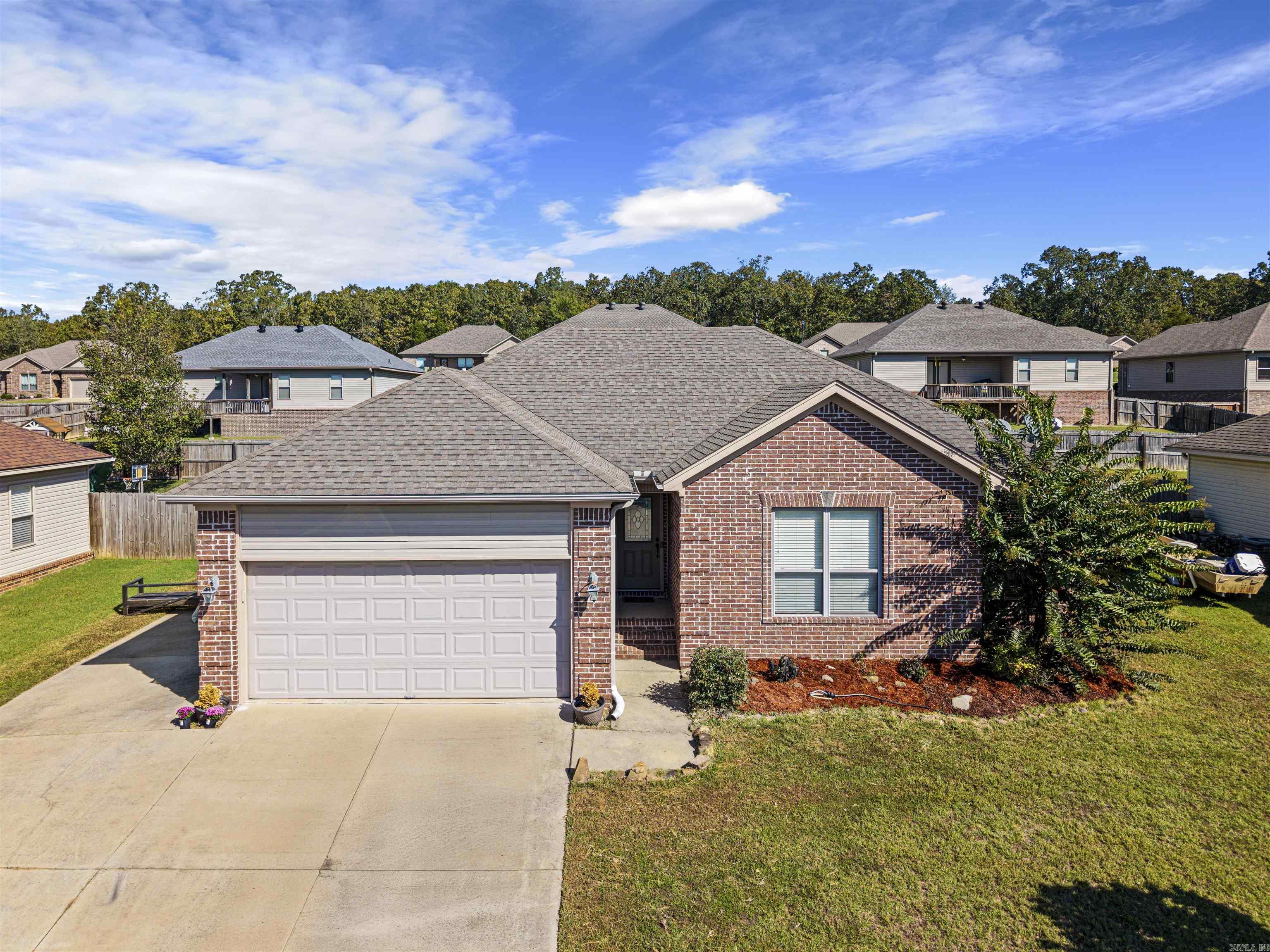 CROSS CREEK - Residential