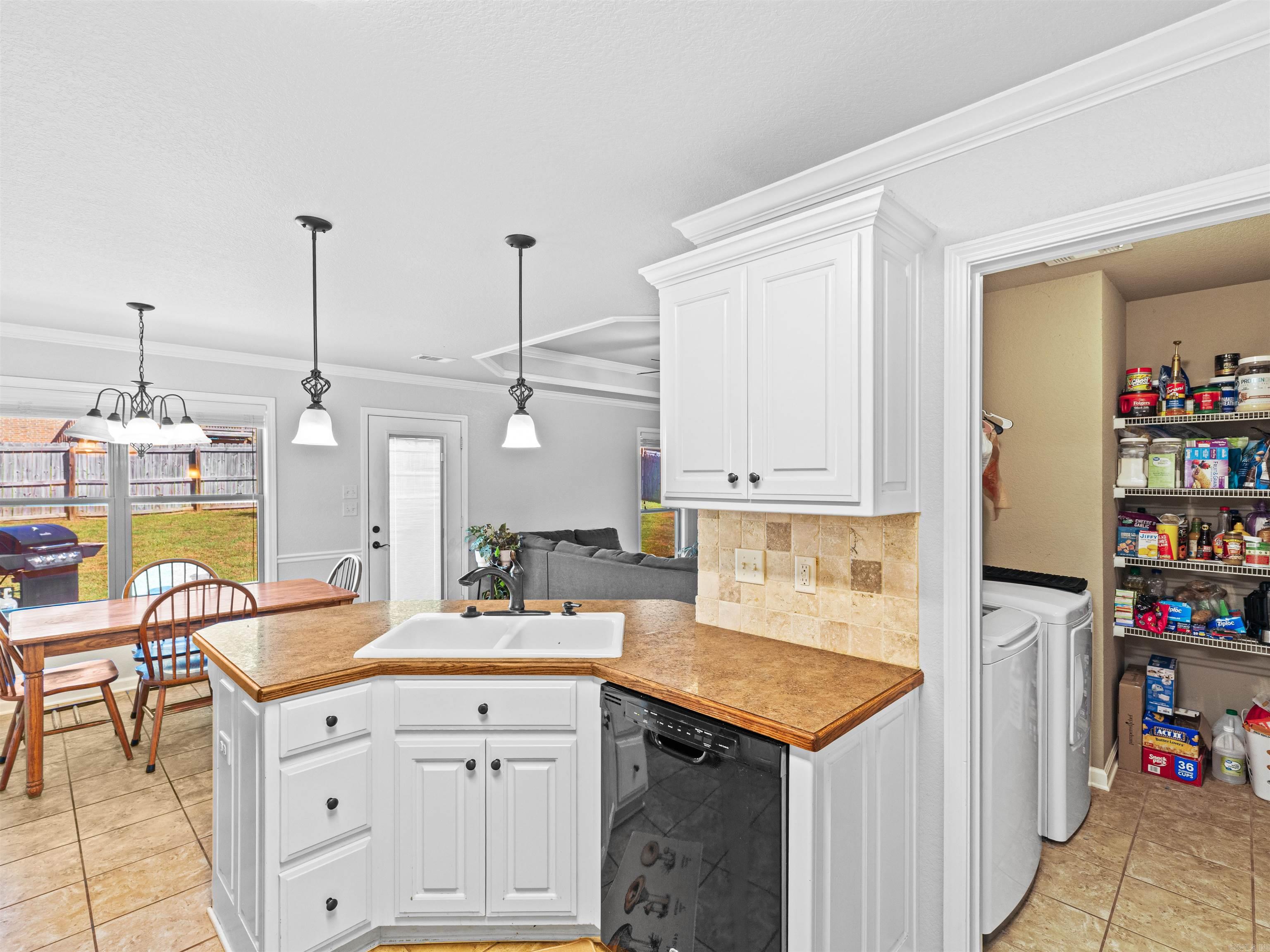 CROSS CREEK - Residential