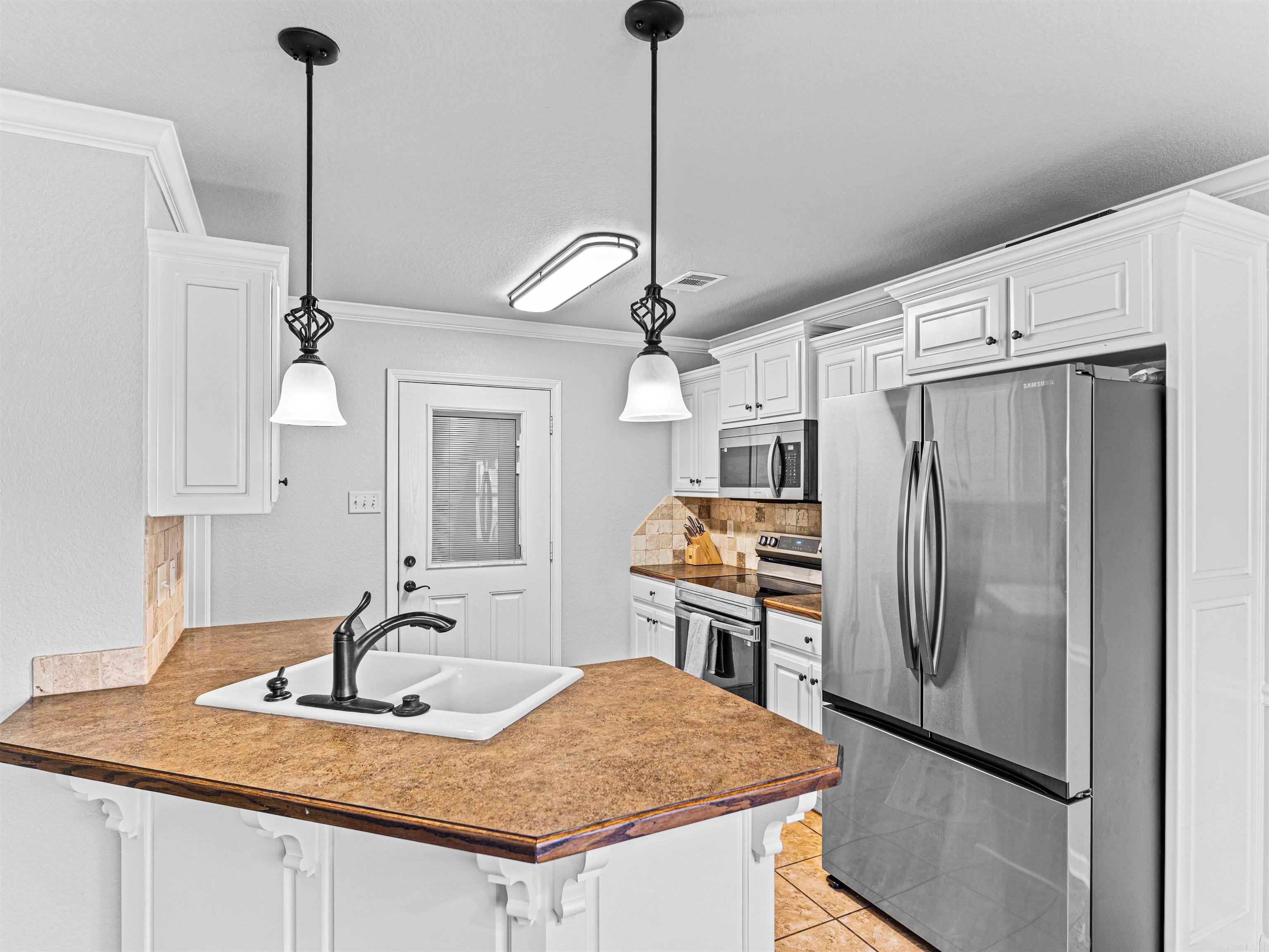 CROSS CREEK - Residential