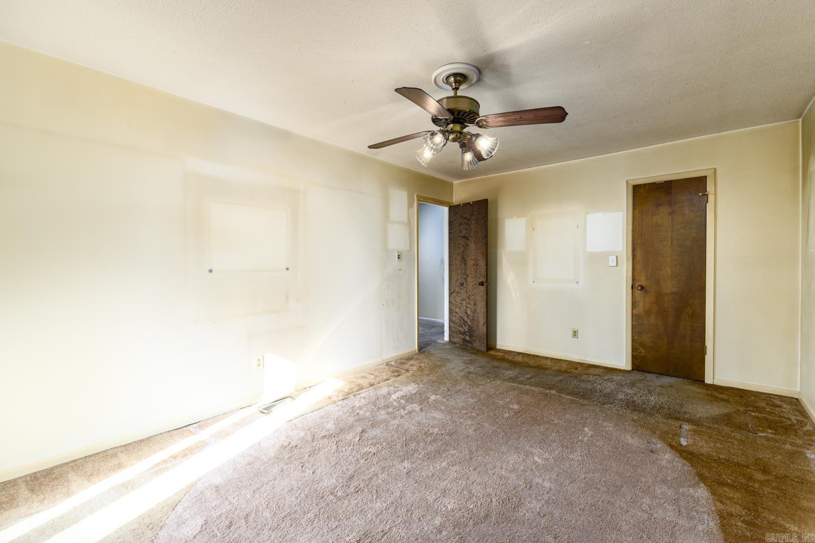 PEBBLE BEACH PARK - Residential