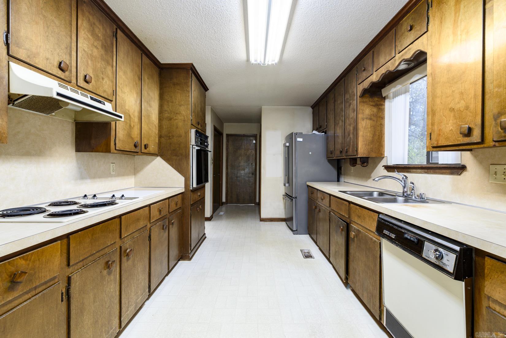 PEBBLE BEACH PARK - Residential