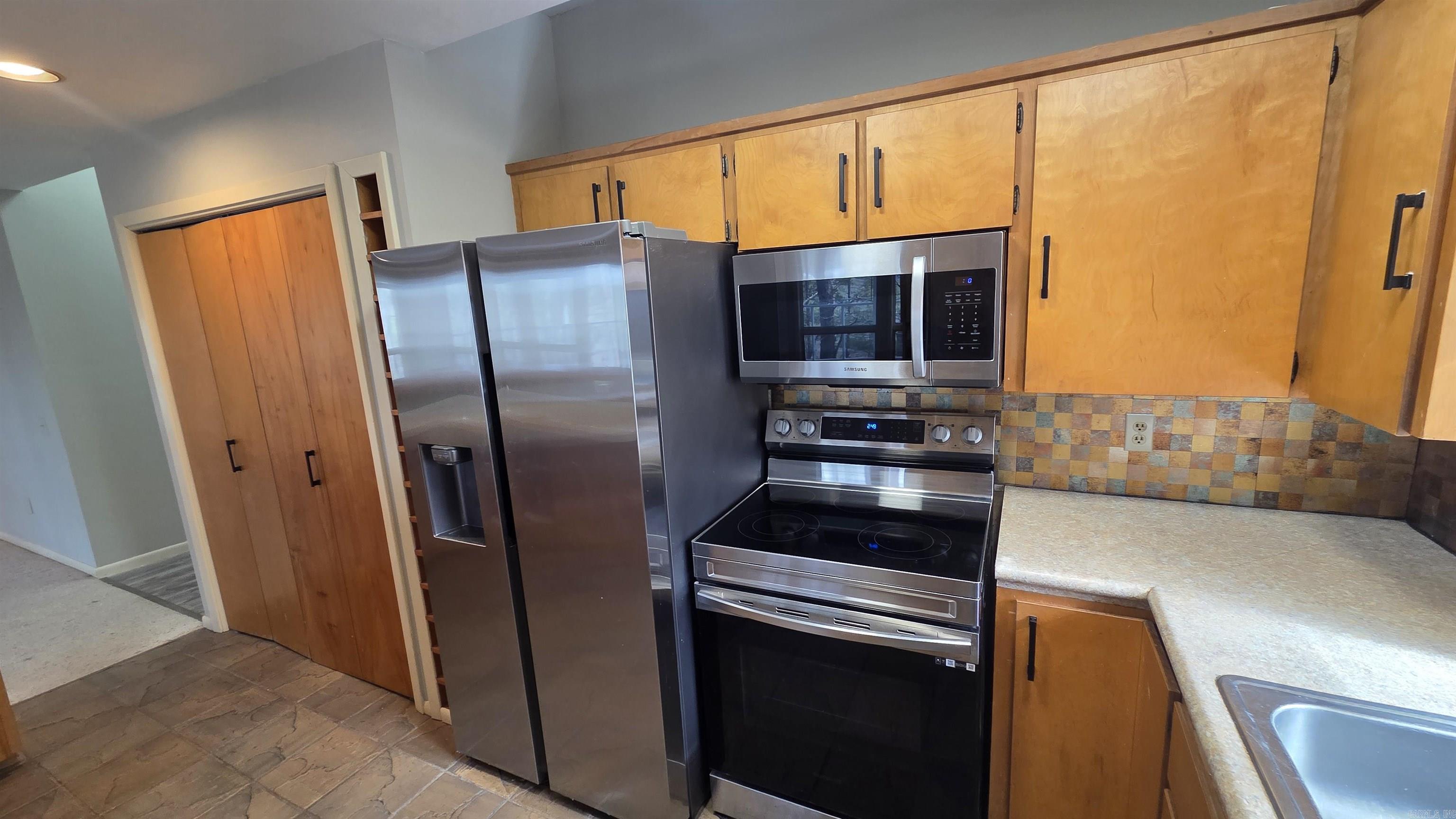 INDIAN HILLS - Residential