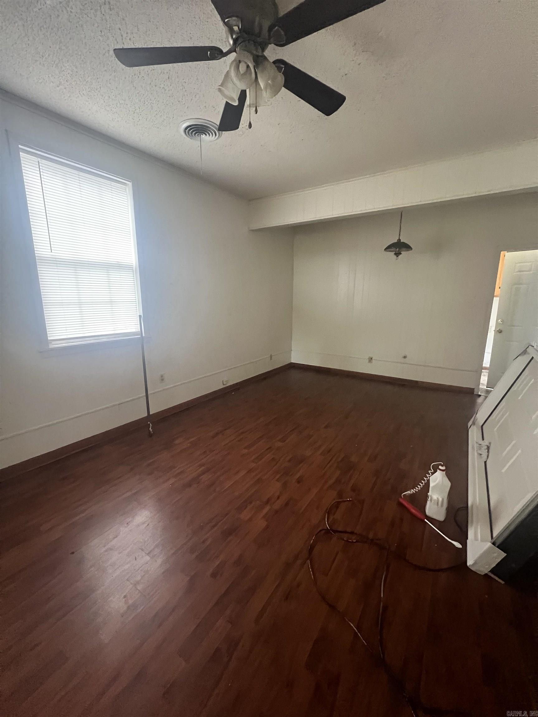 SHADY GROVE - Residential