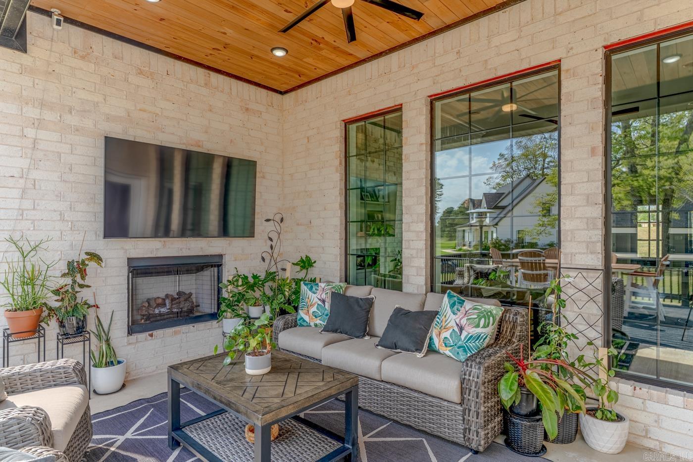 GREENSBORO RIDGE - Residential