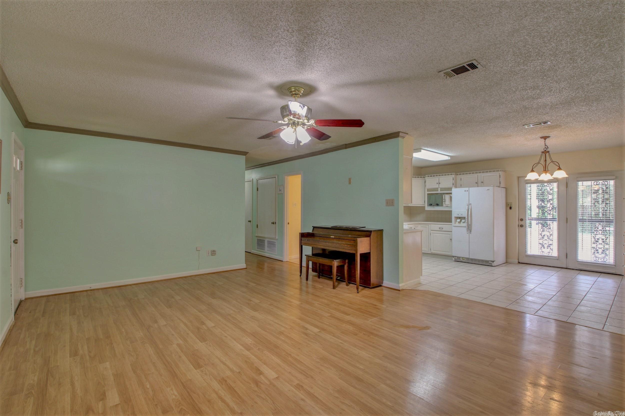 01-11-10 - Residential Lease