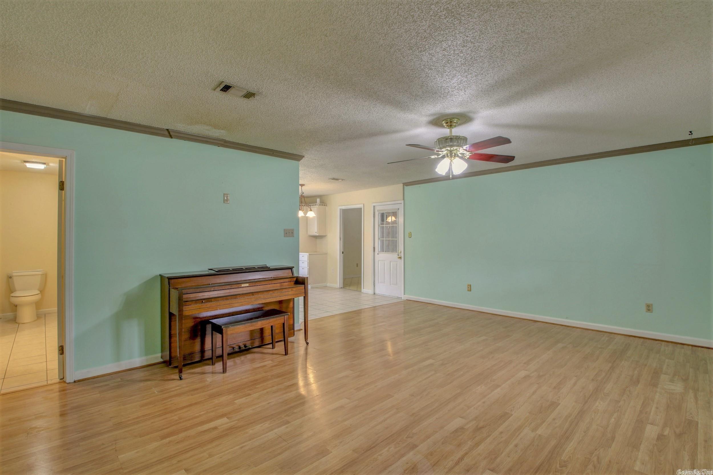 01-11-10 - Residential Lease