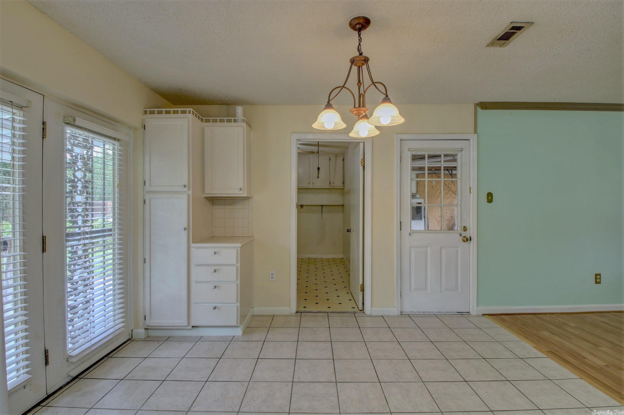 01-11-10 - Residential Lease