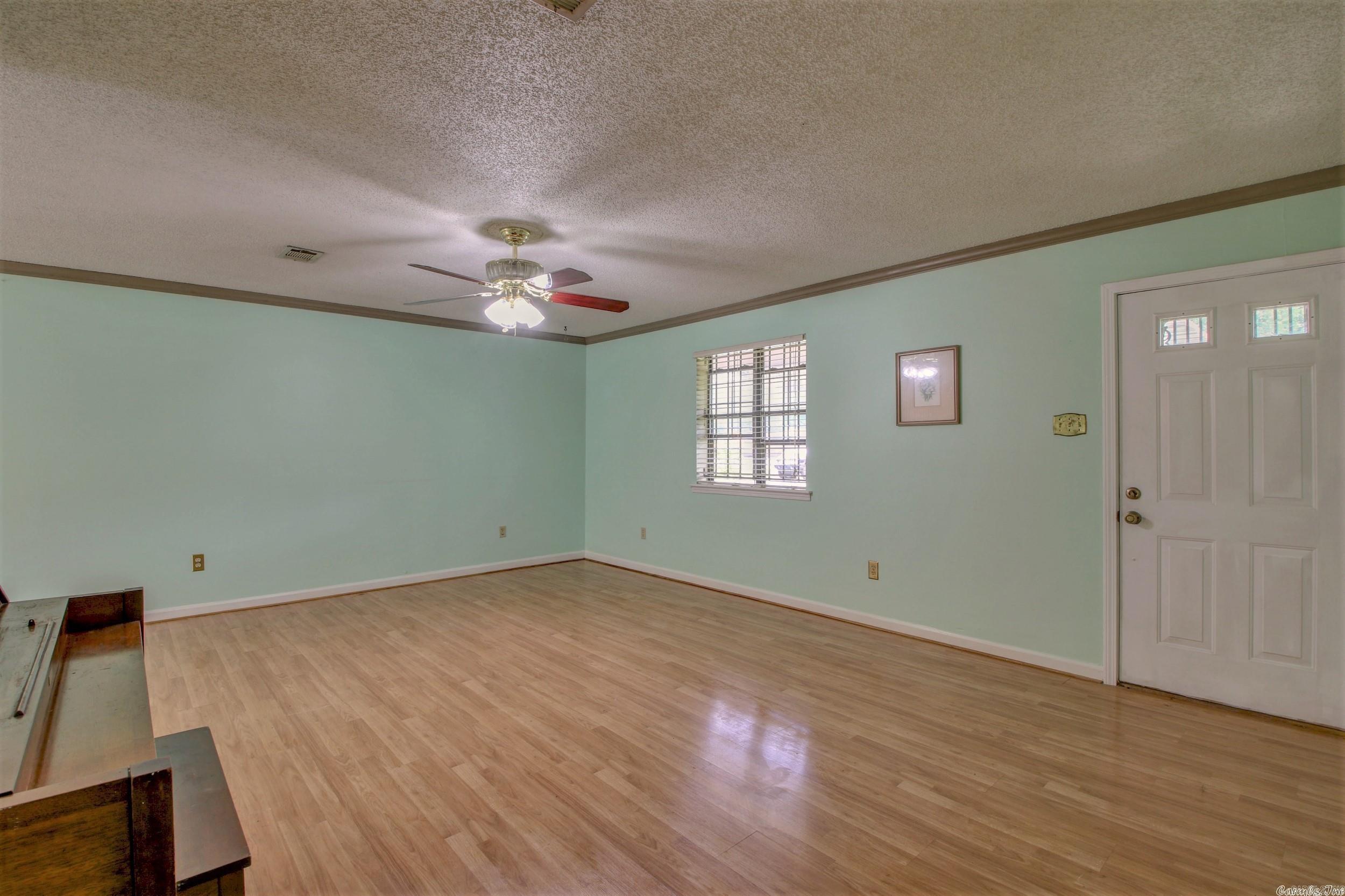 01-11-10 - Residential Lease