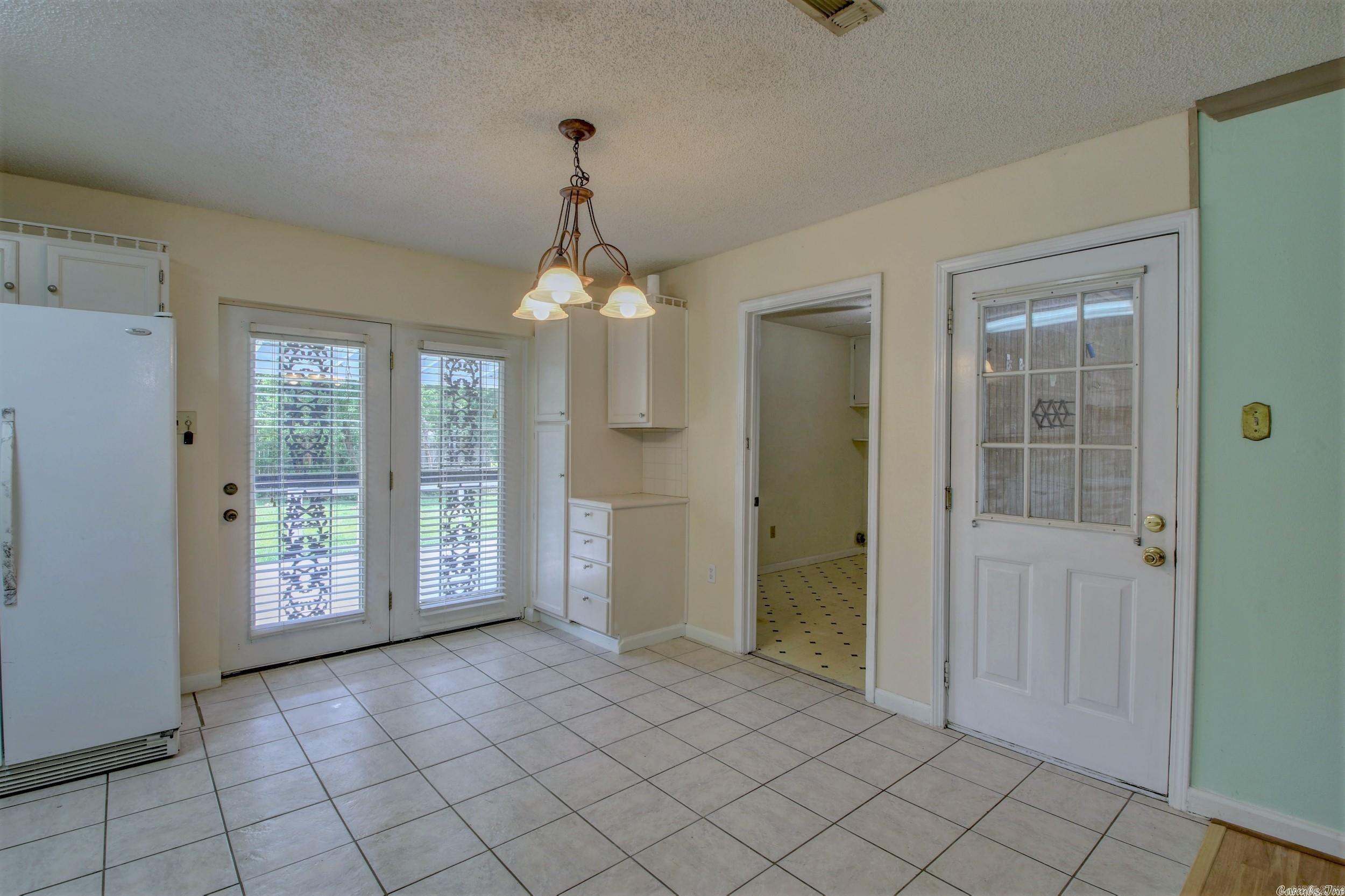 01-11-10 - Residential Lease