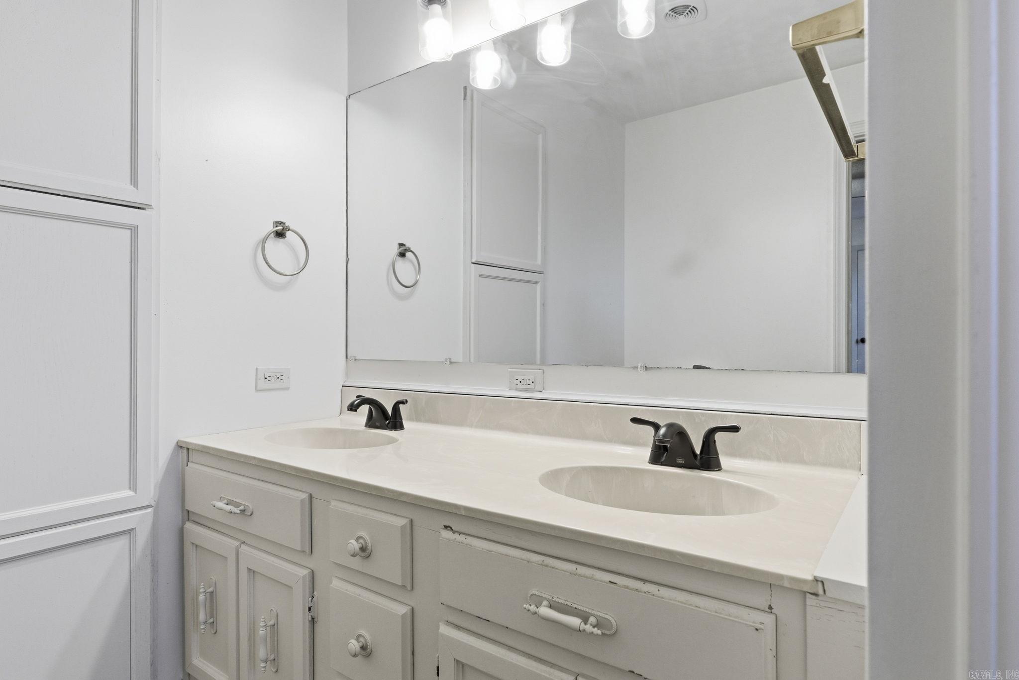 WESTERN HILLS ADD - Residential