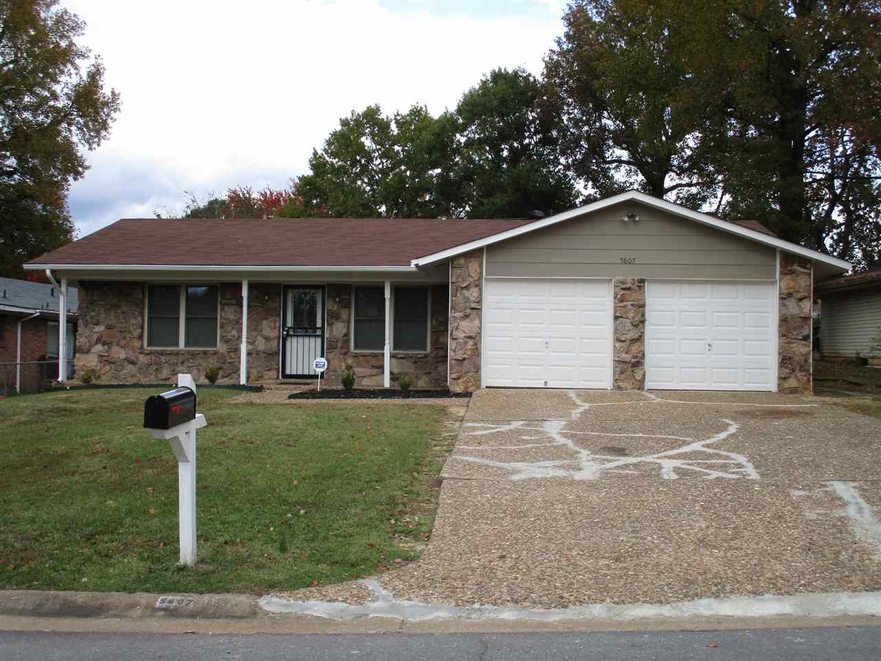 North Hills Manor - Residential Lease