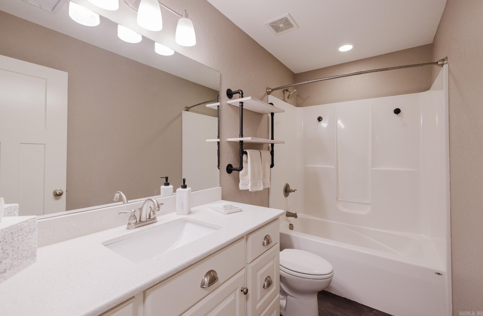 JACOB CREEK - Residential