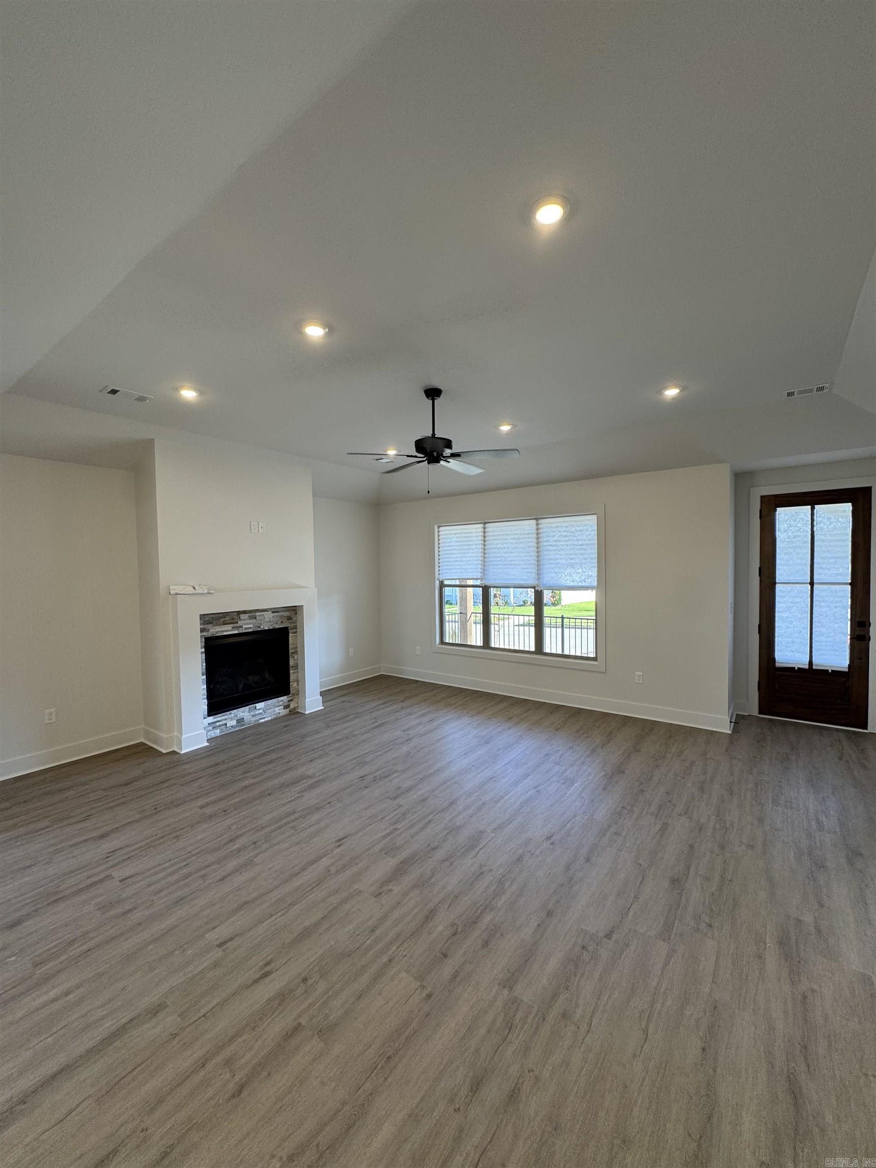 MIDTOWN BRYANT - Residential