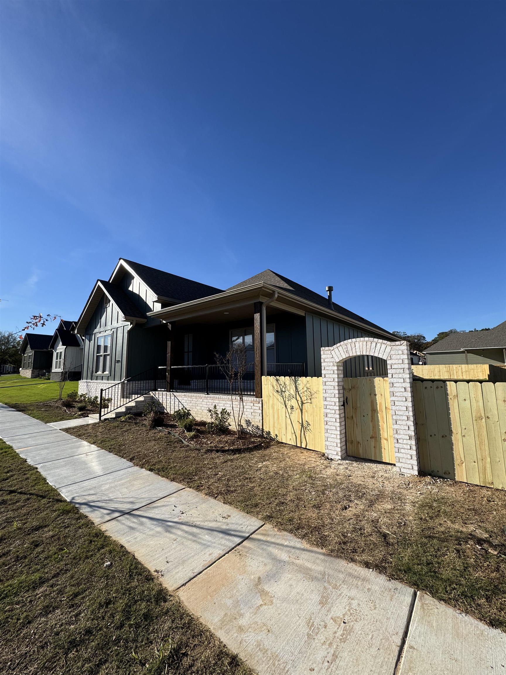 MIDTOWN BRYANT - Residential