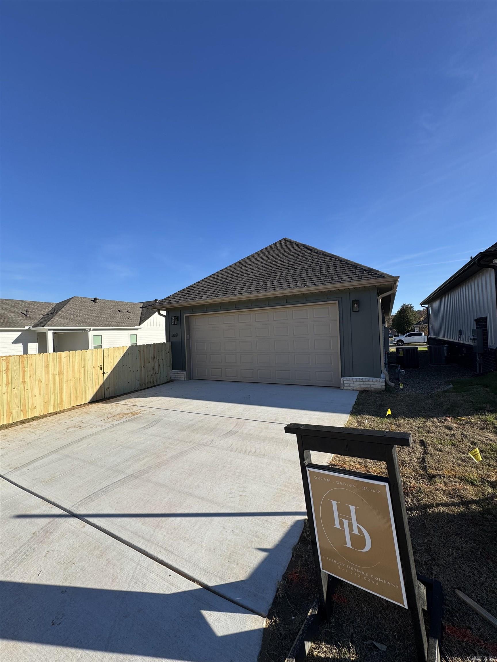 MIDTOWN BRYANT - Residential