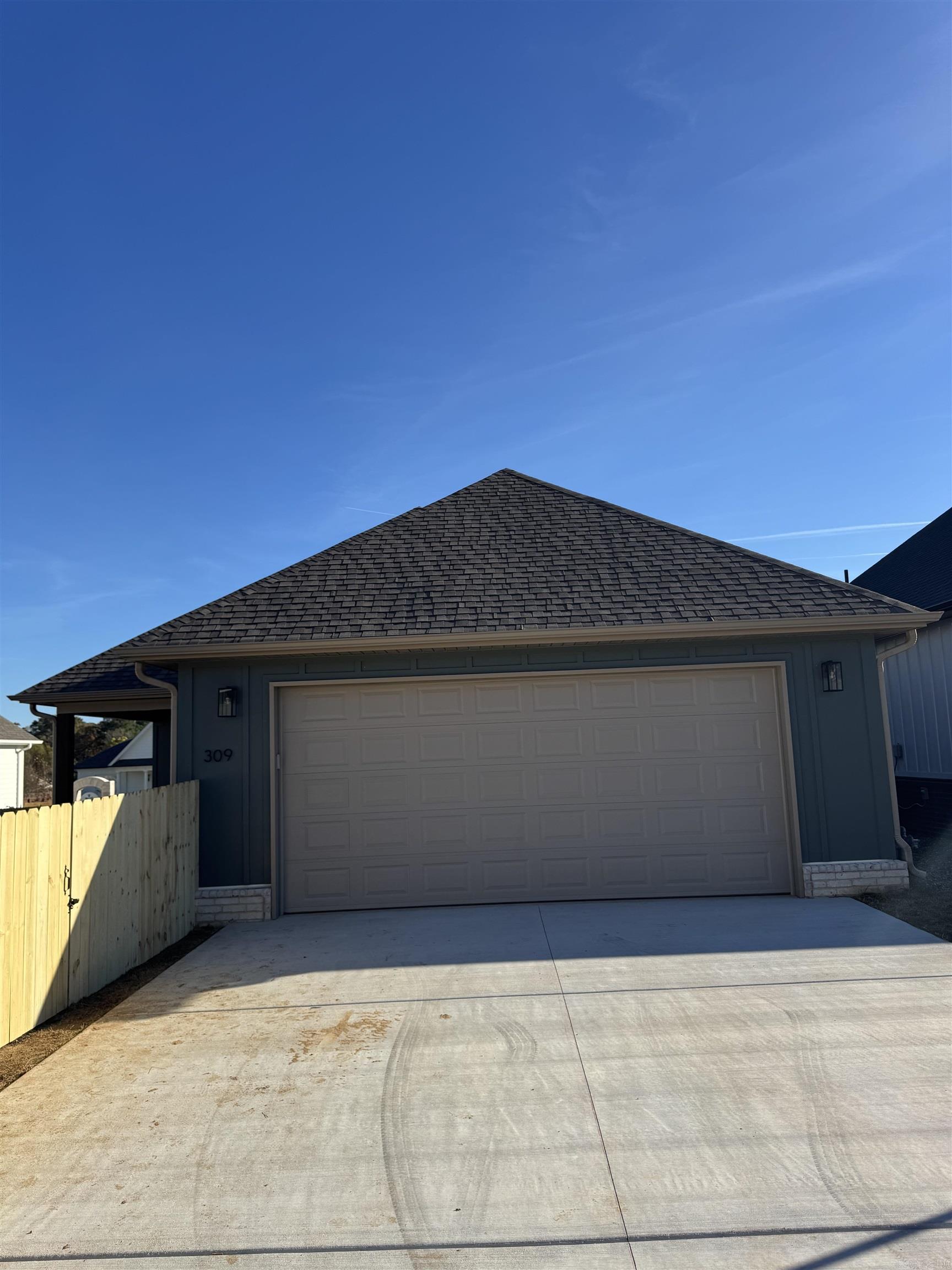 MIDTOWN BRYANT - Residential