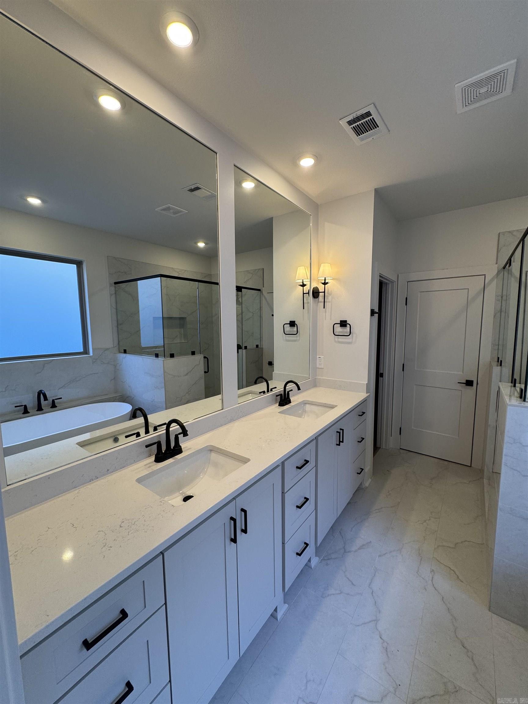 MIDTOWN BRYANT - Residential