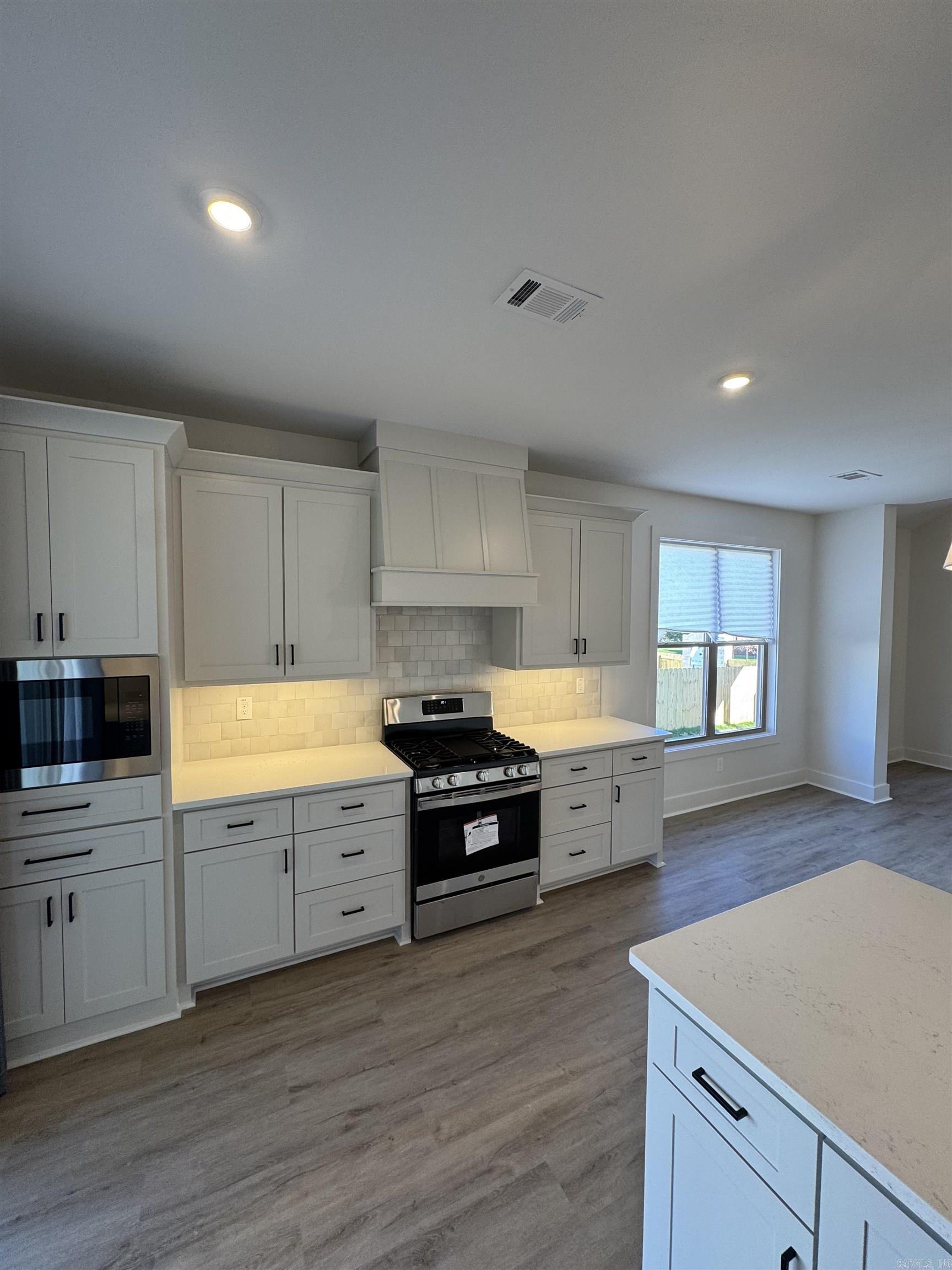 MIDTOWN BRYANT - Residential