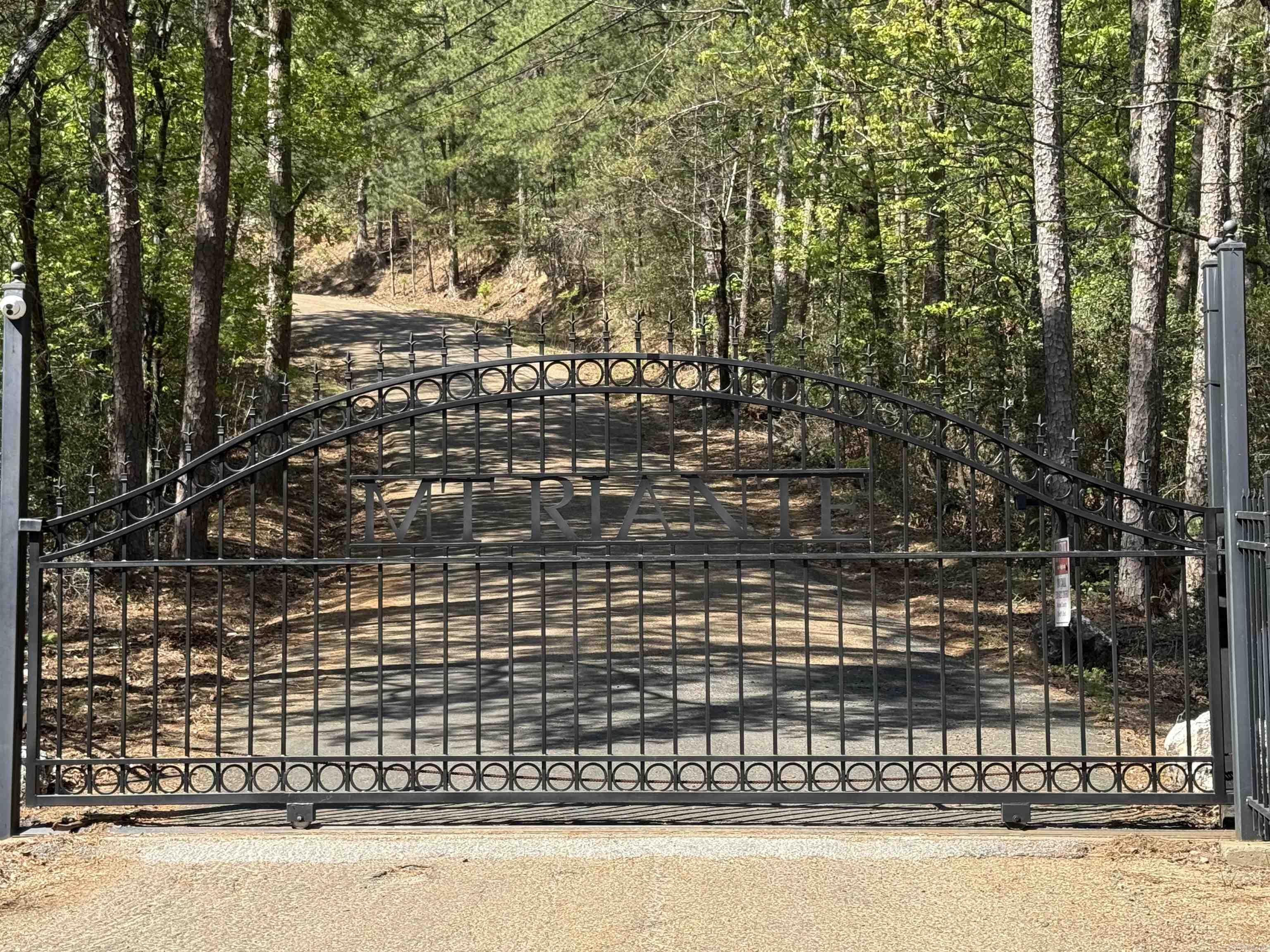 Metes & Bounds - Land