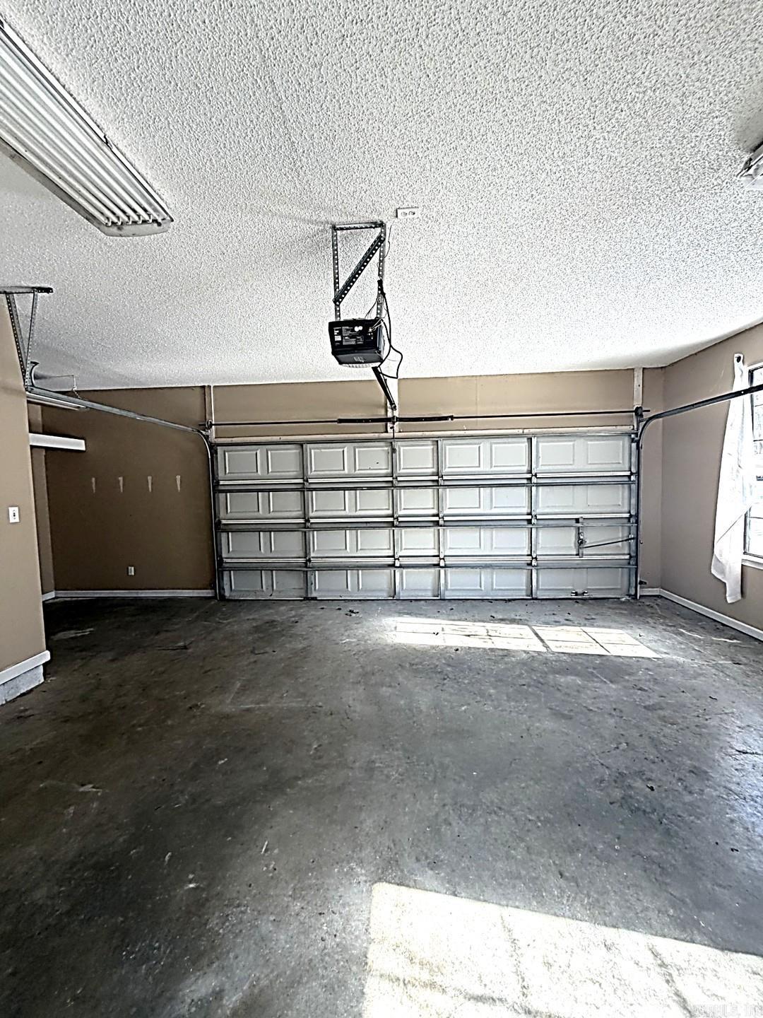 CRYSTAL LAKE - Residential