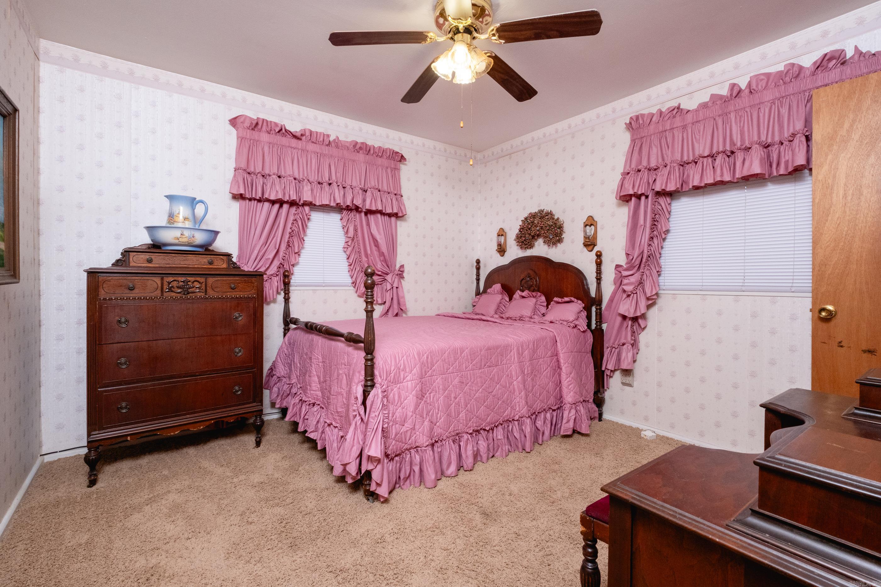 MEADOWCLIFF - Residential