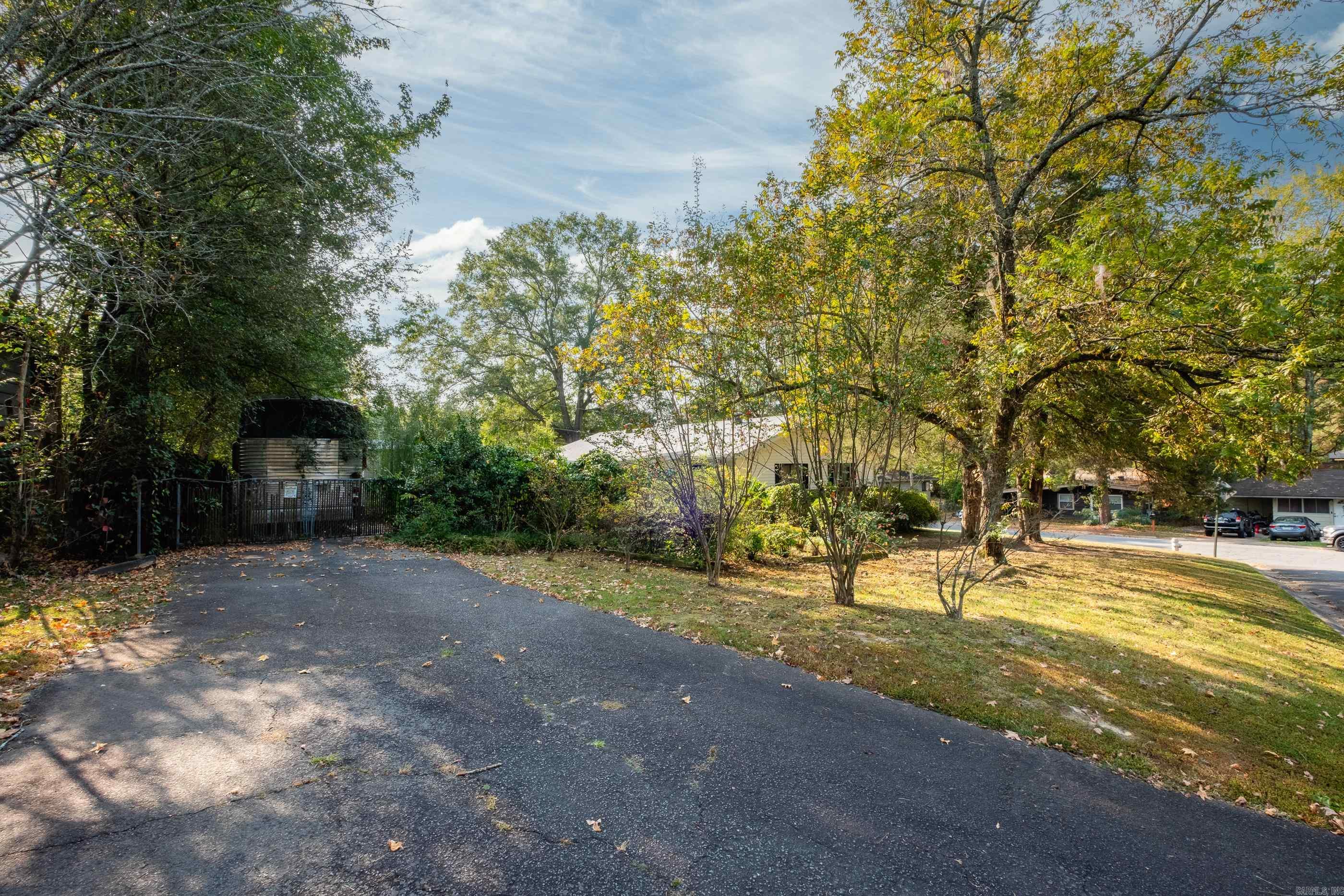 MEADOWCLIFF - Residential