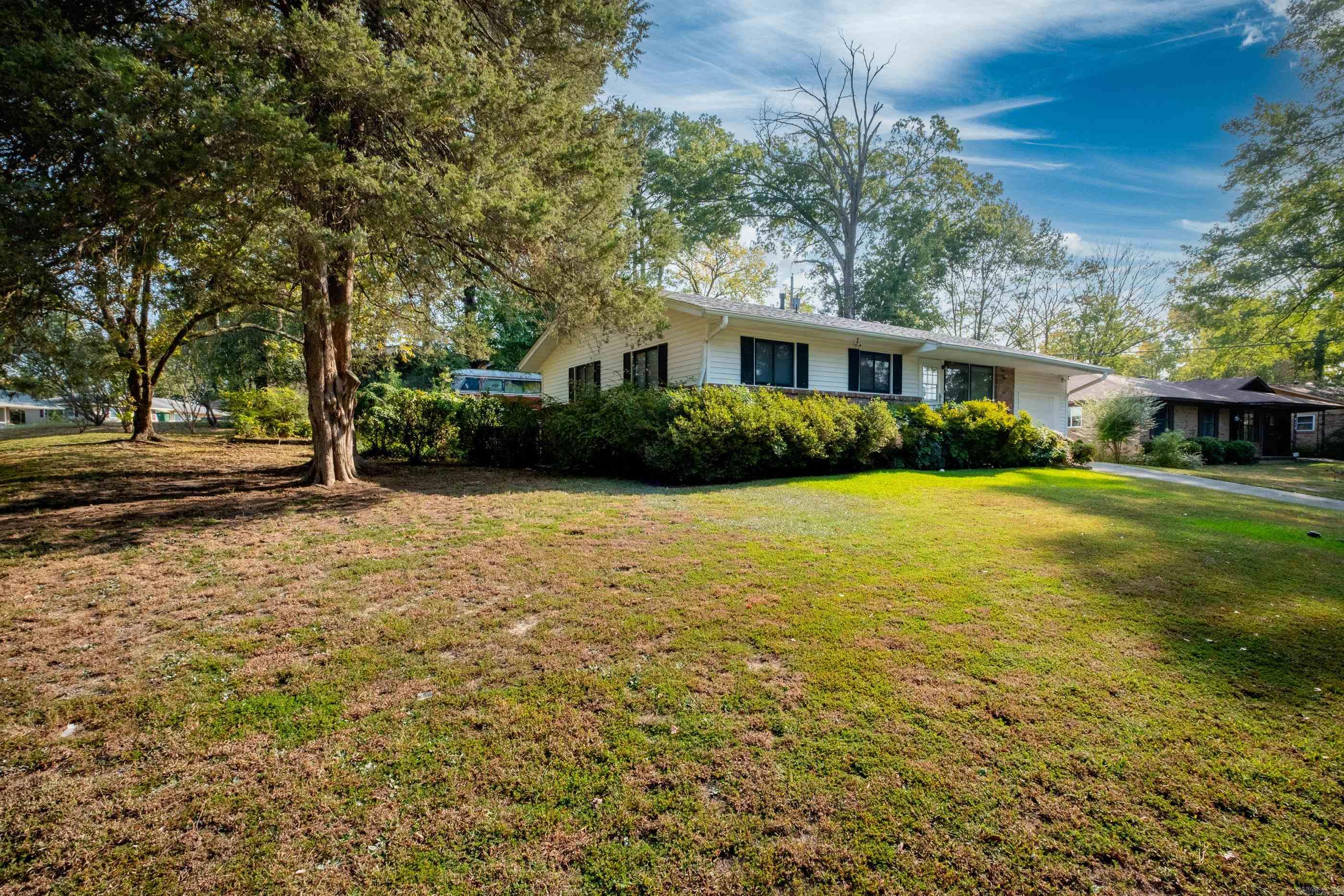 MEADOWCLIFF - Residential