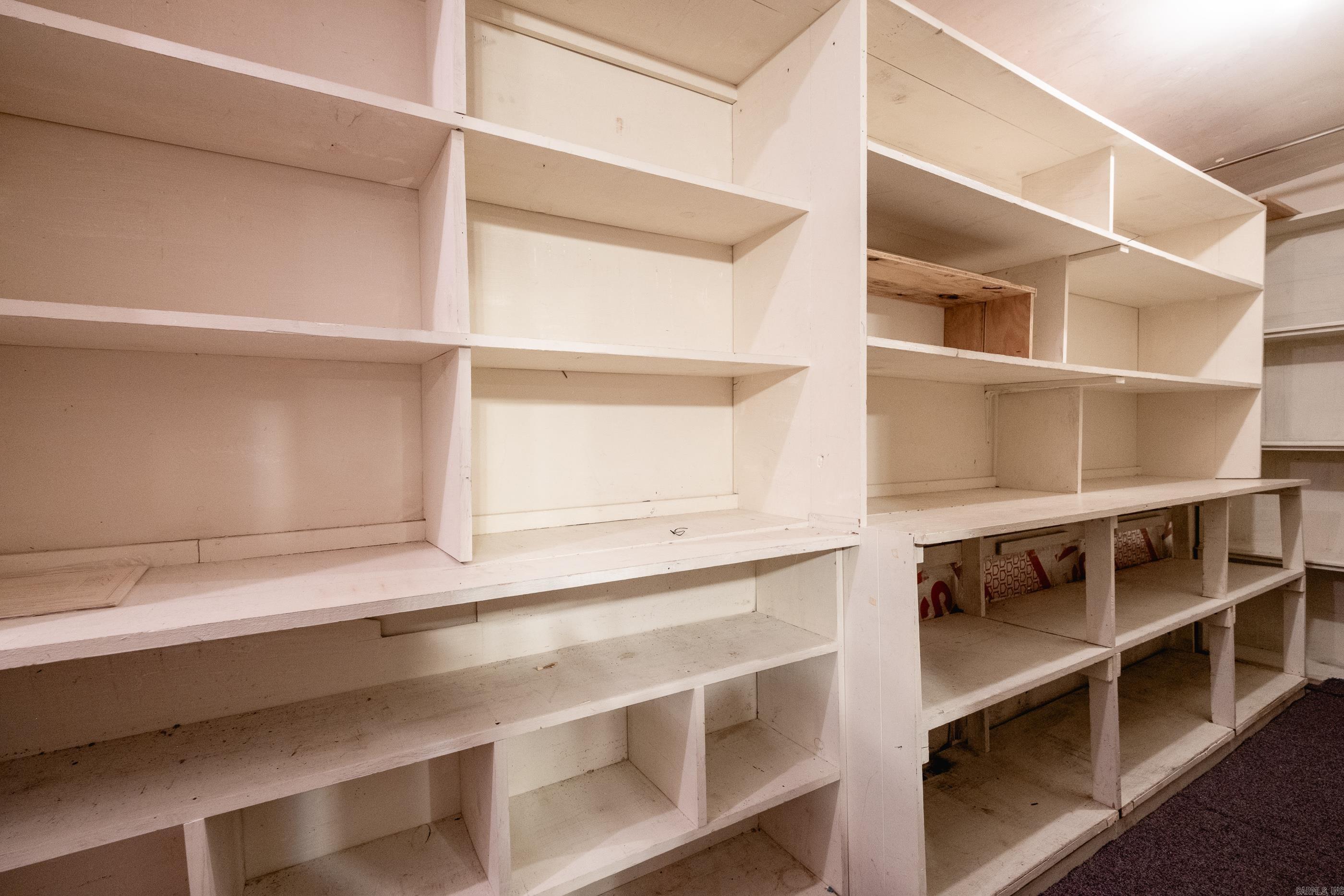 MEADOWCLIFF - Residential