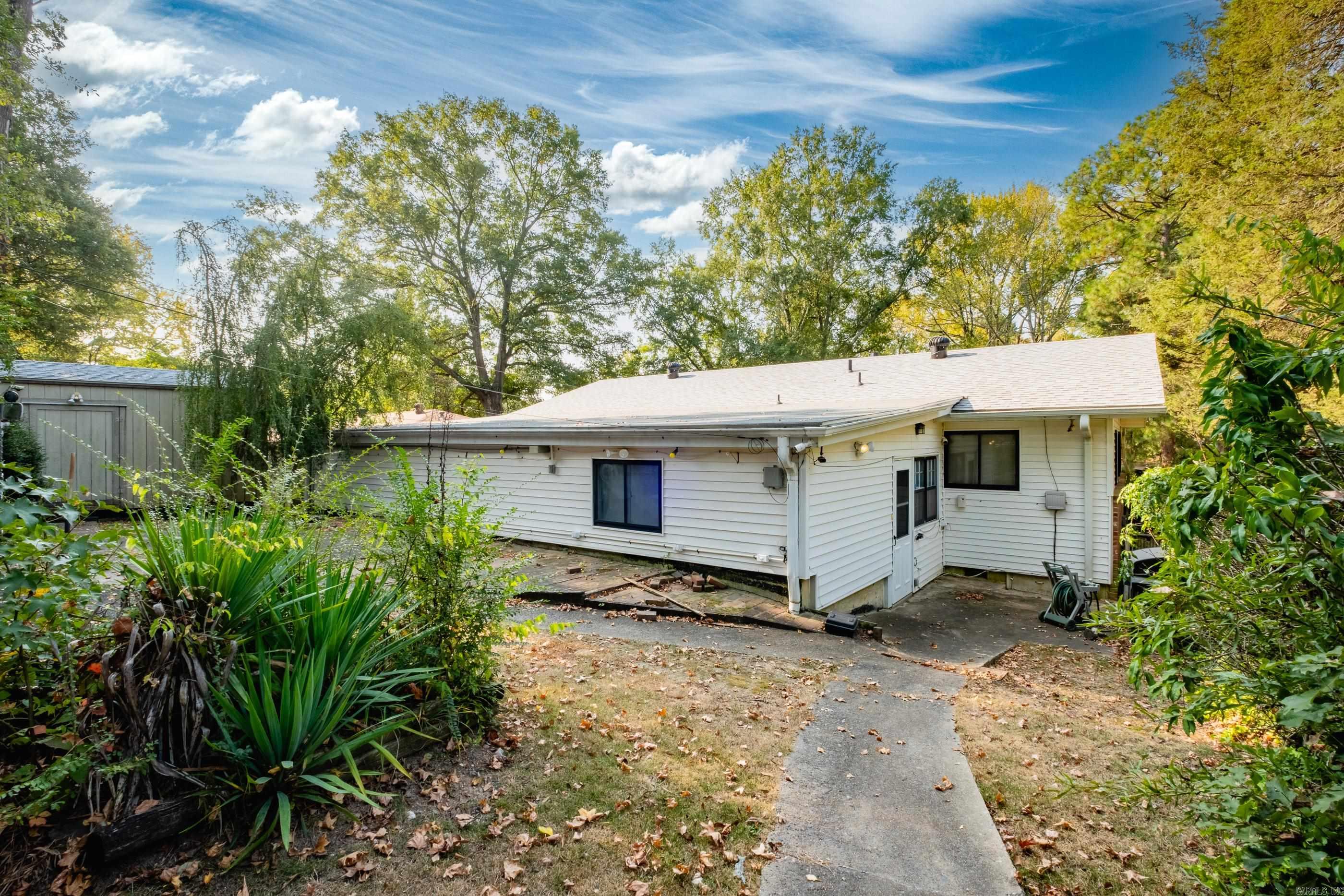 MEADOWCLIFF - Residential