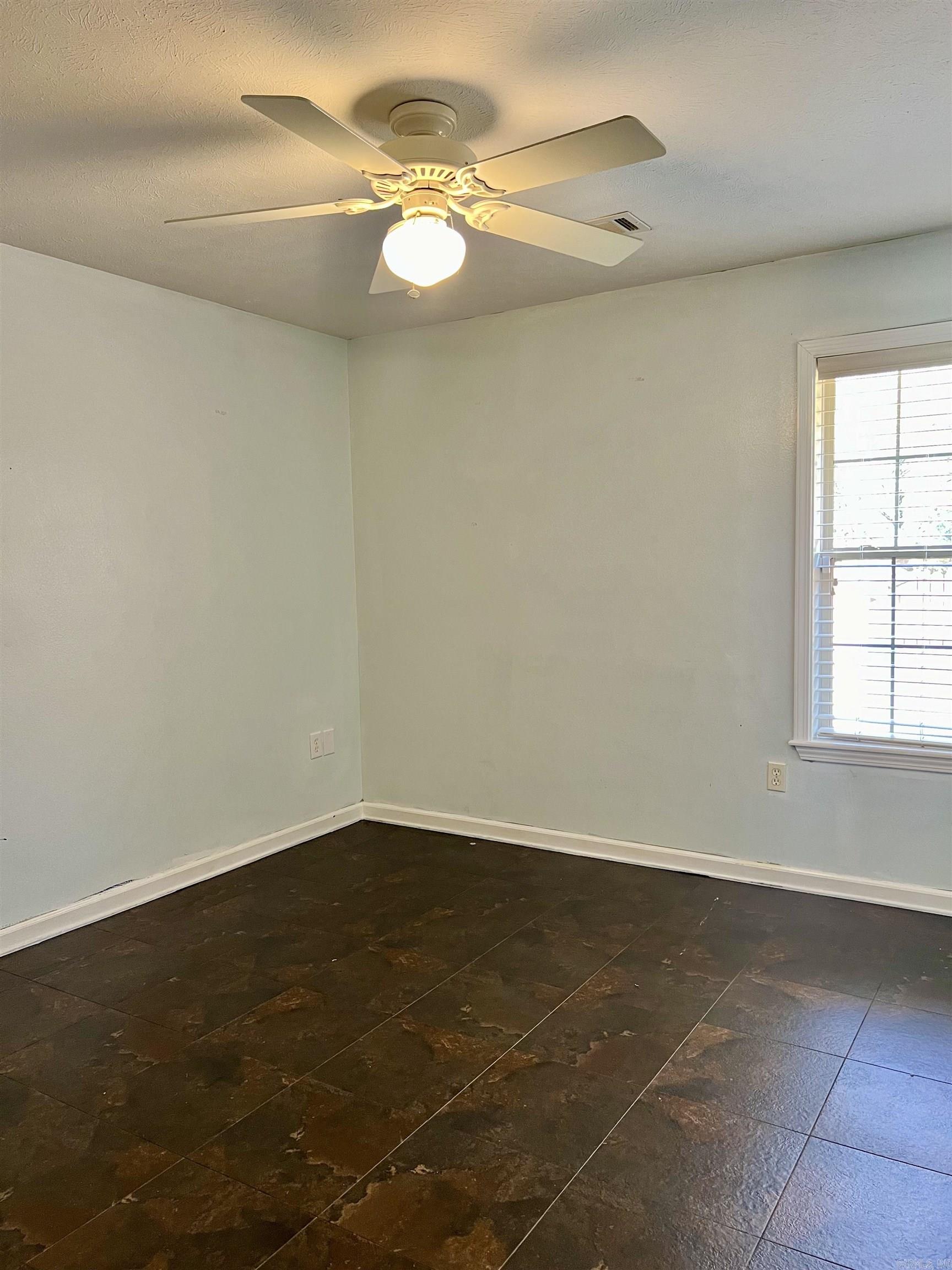 SKYLINE MEADOWS - Residential