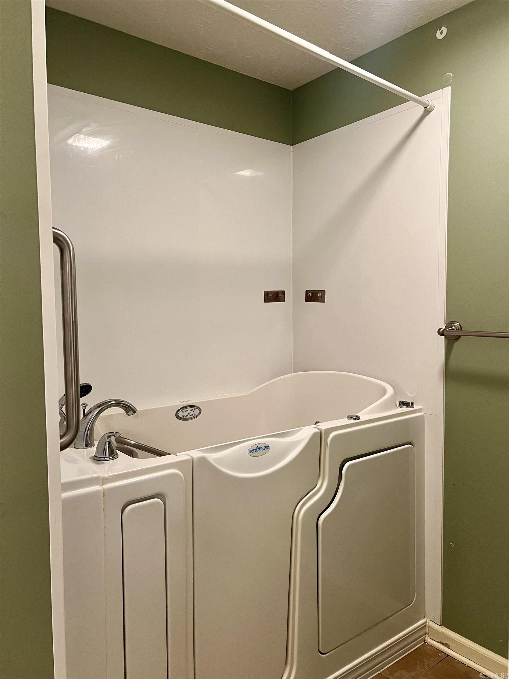 SKYLINE MEADOWS - Residential