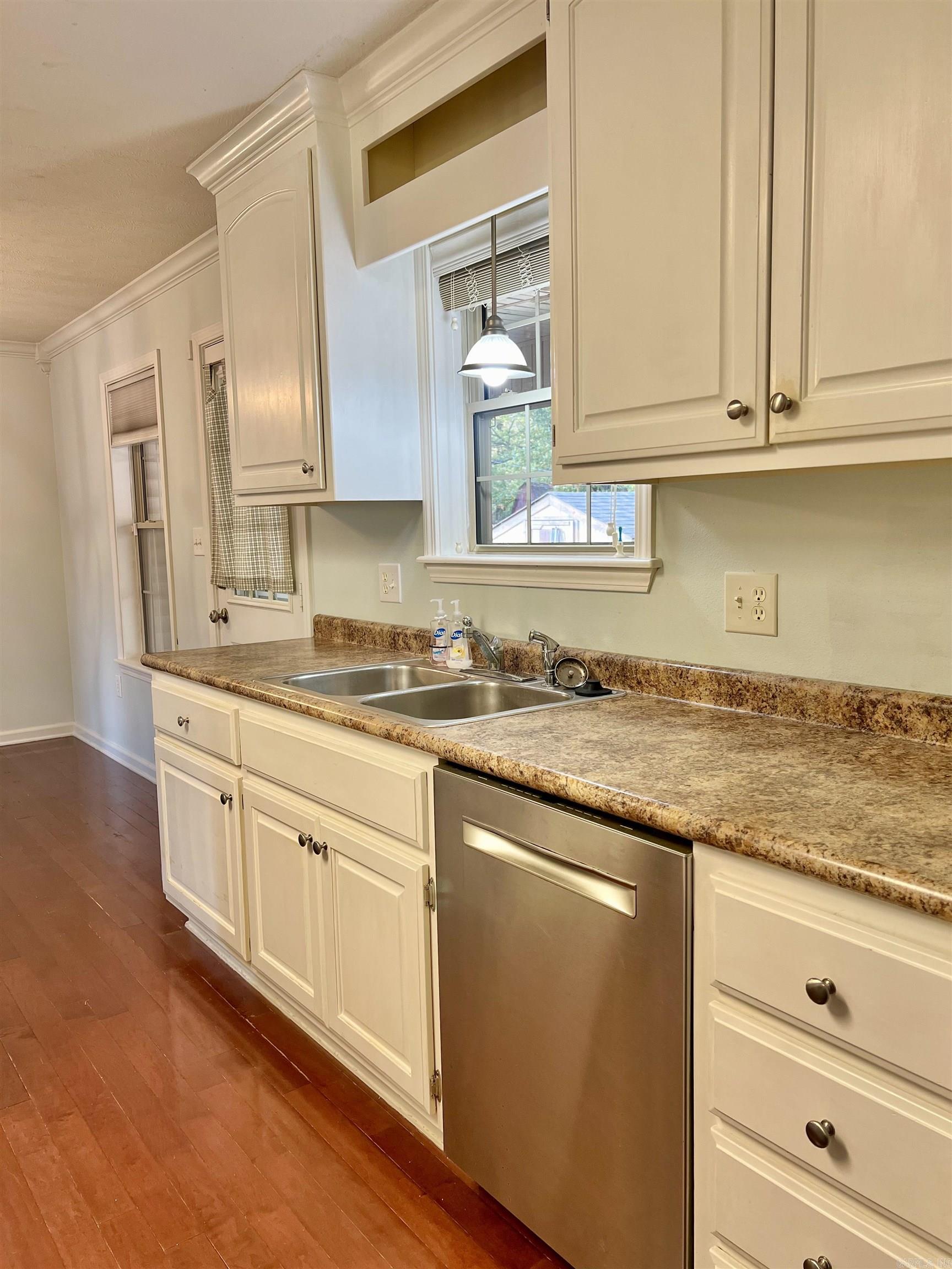 SKYLINE MEADOWS - Residential