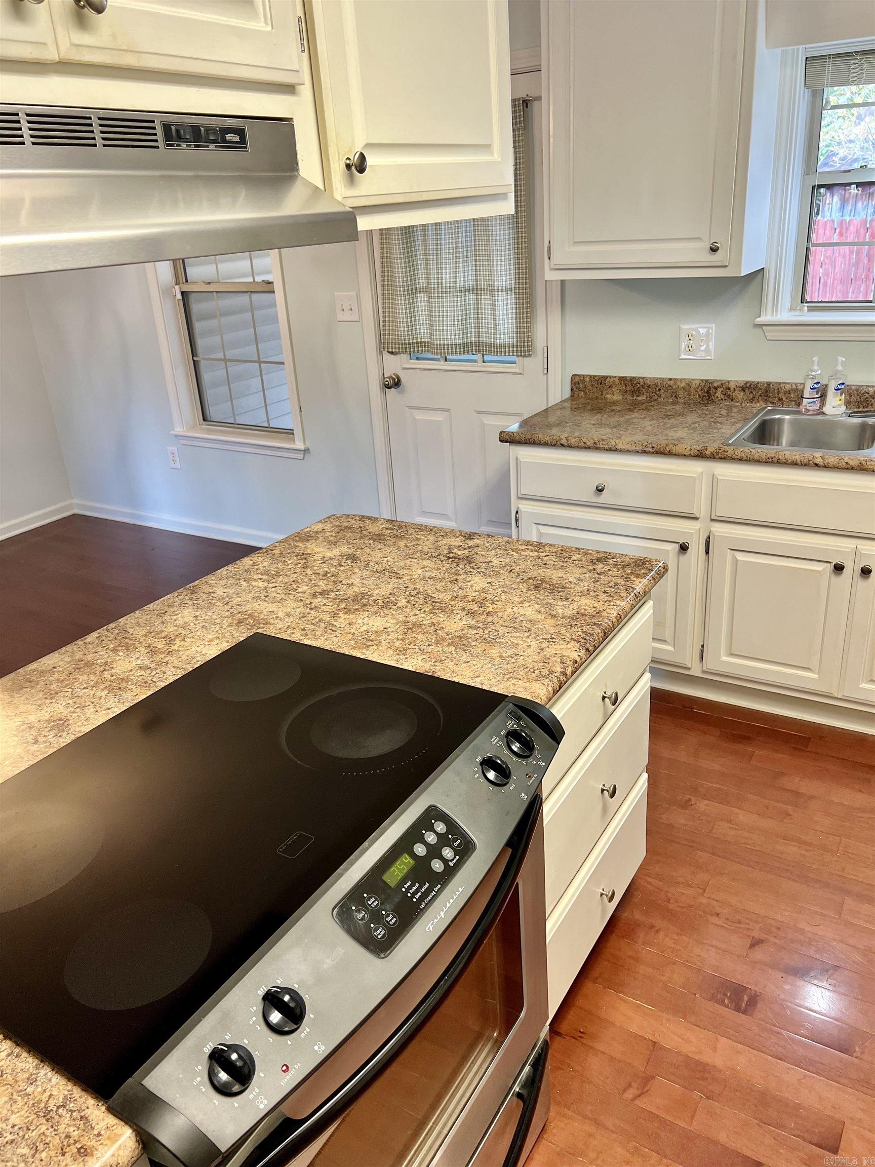 SKYLINE MEADOWS - Residential