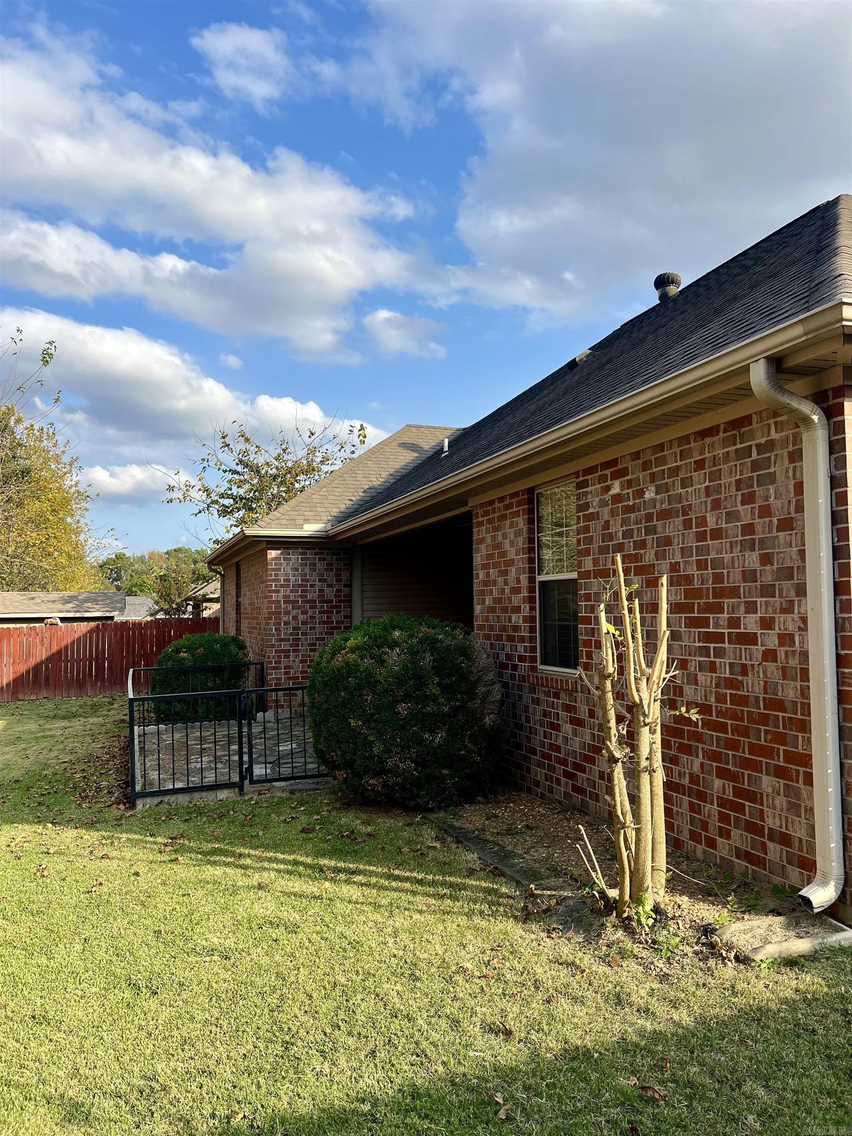 SKYLINE MEADOWS - Residential