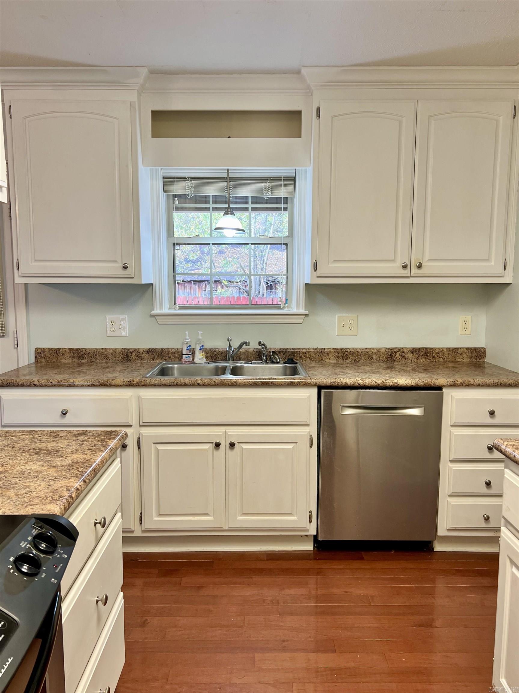 SKYLINE MEADOWS - Residential