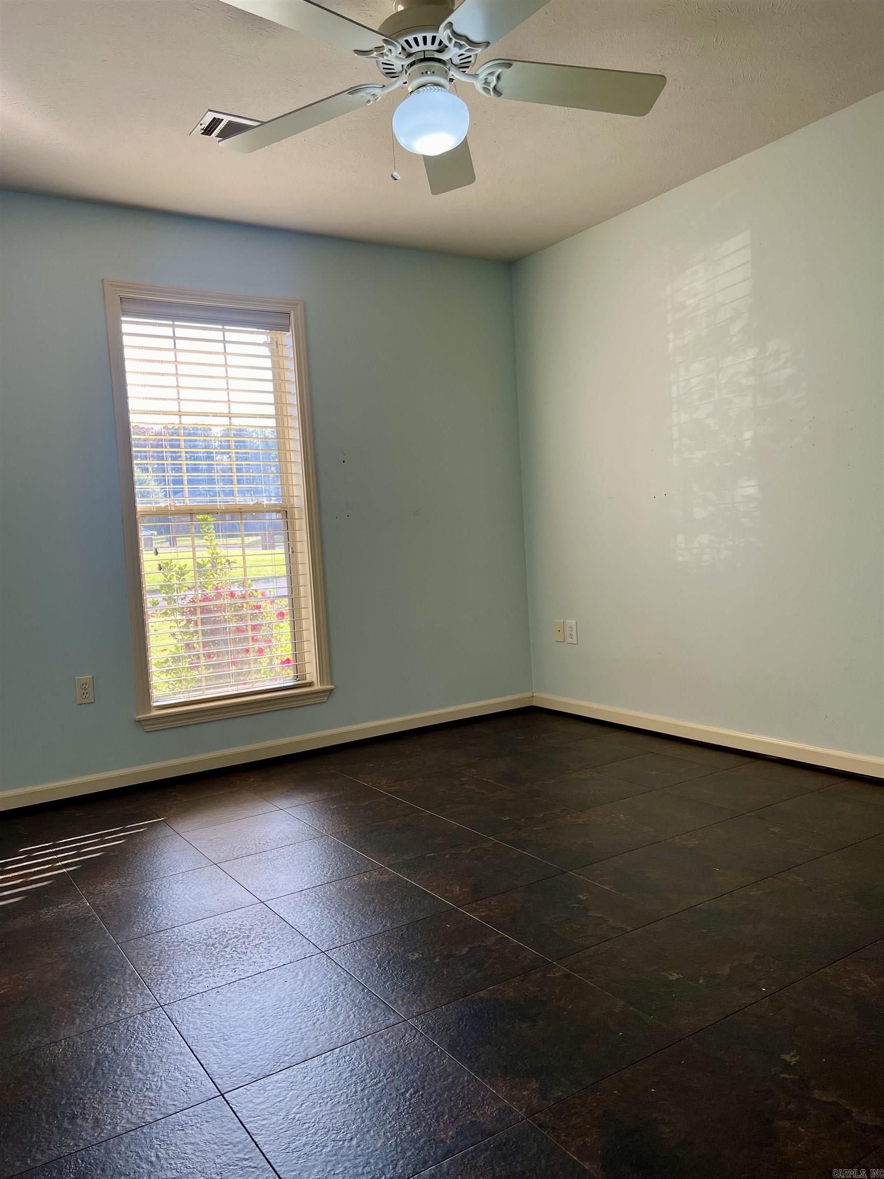 SKYLINE MEADOWS - Residential