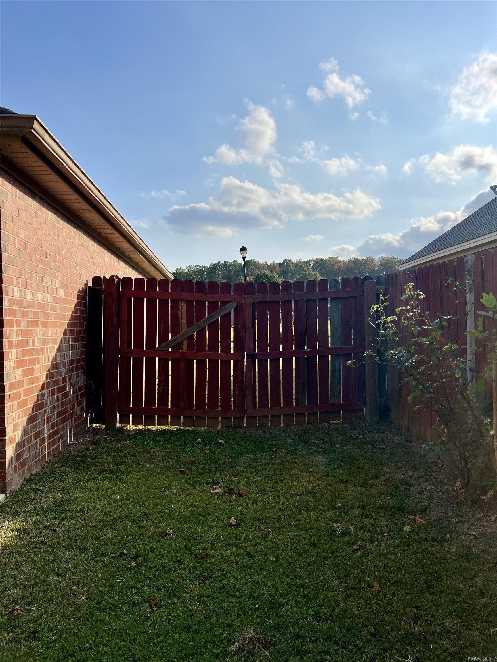 SKYLINE MEADOWS - Residential