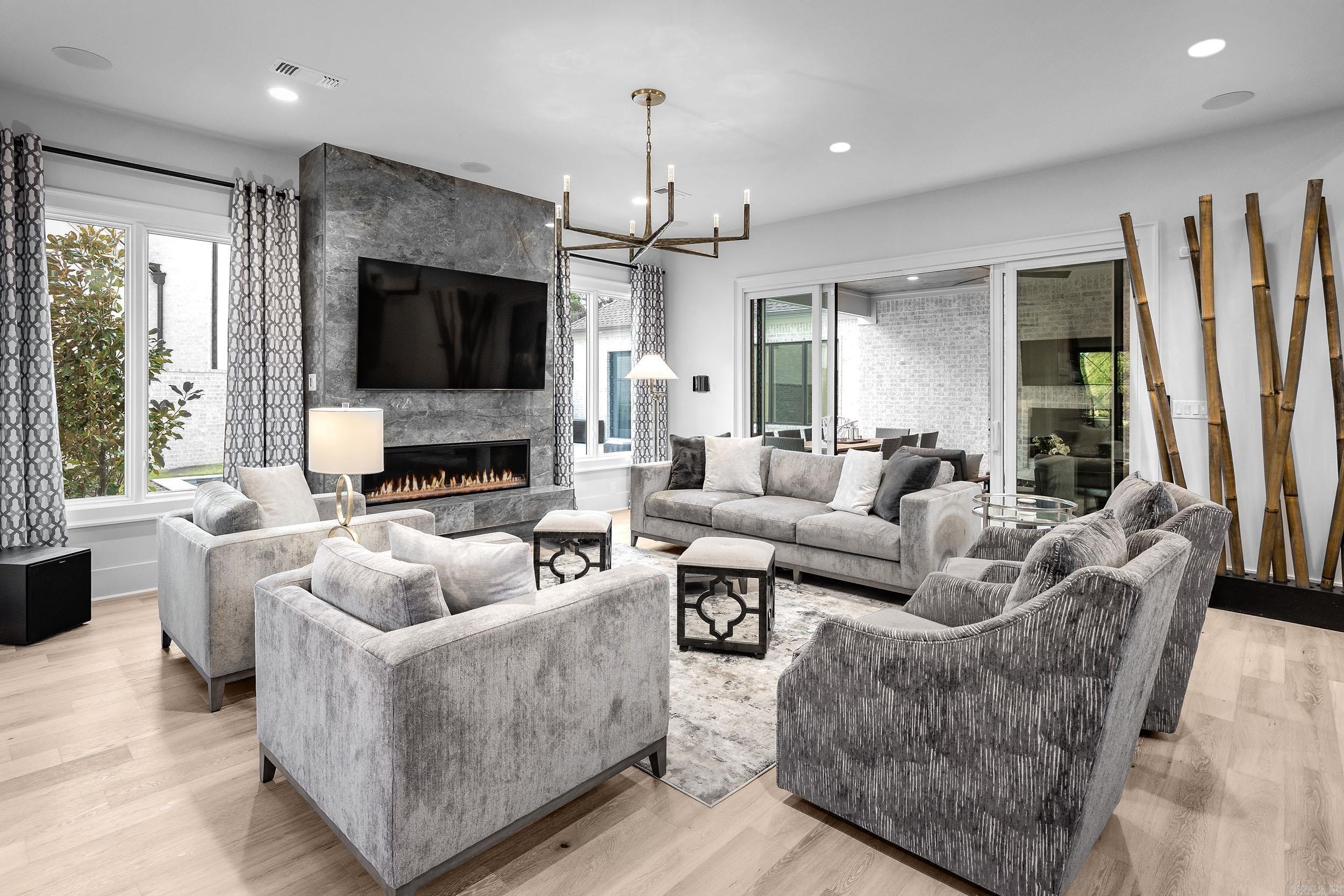 CHENAL VALLEY HALLEN COURT - Residential