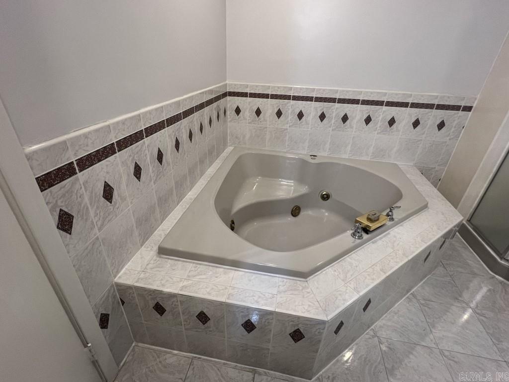 DESOTO COURTS TOWNHOUSE - Residential