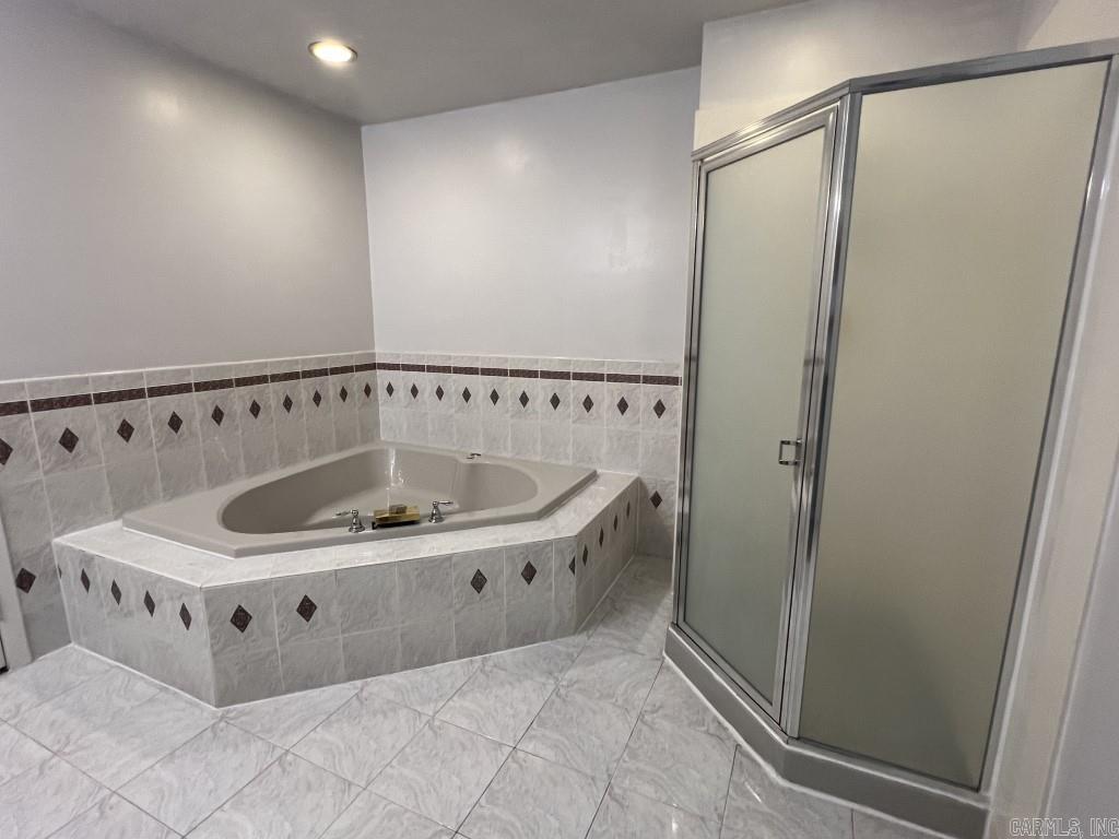 DESOTO COURTS TOWNHOUSE - Residential