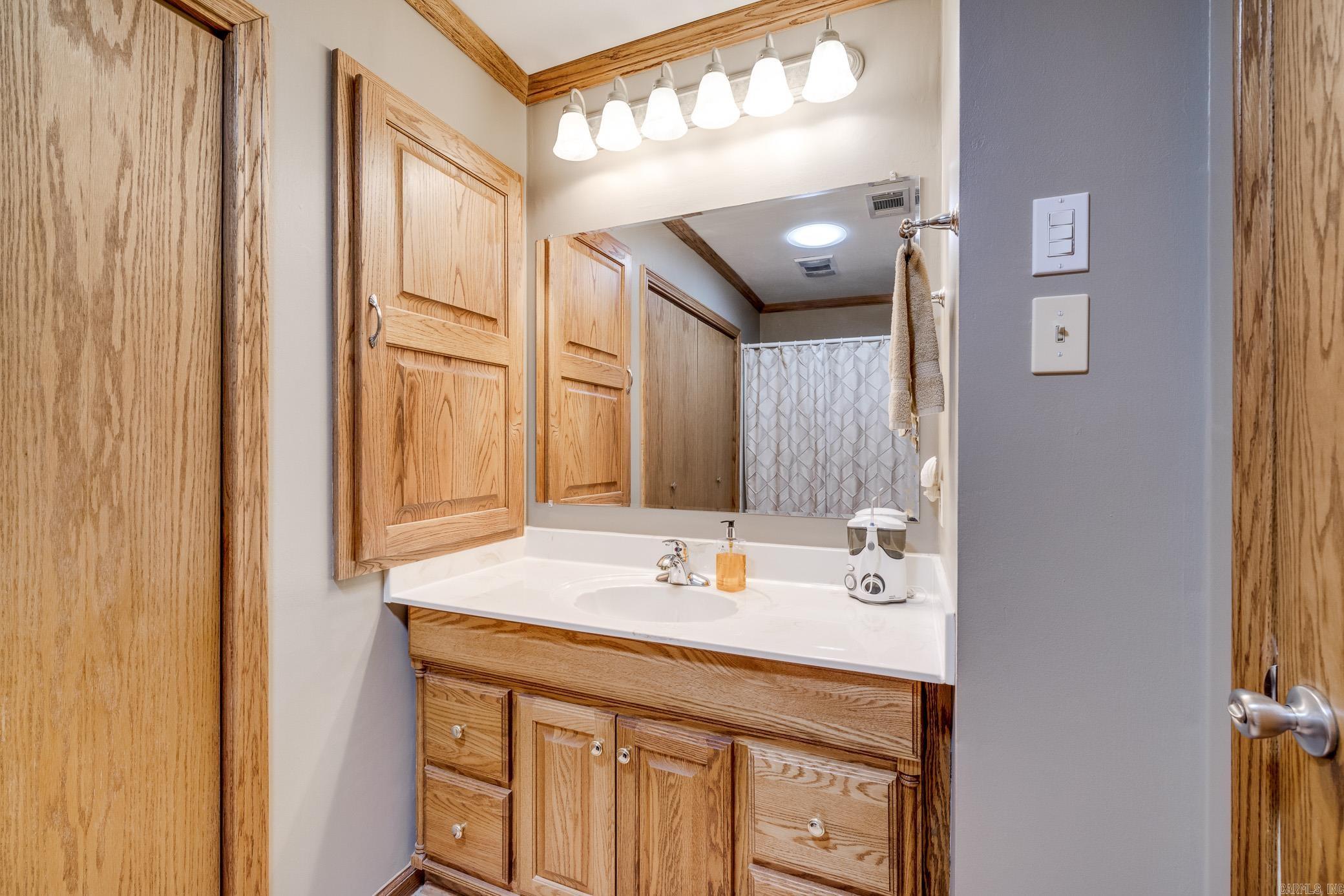 INDIAN HILLS - Residential