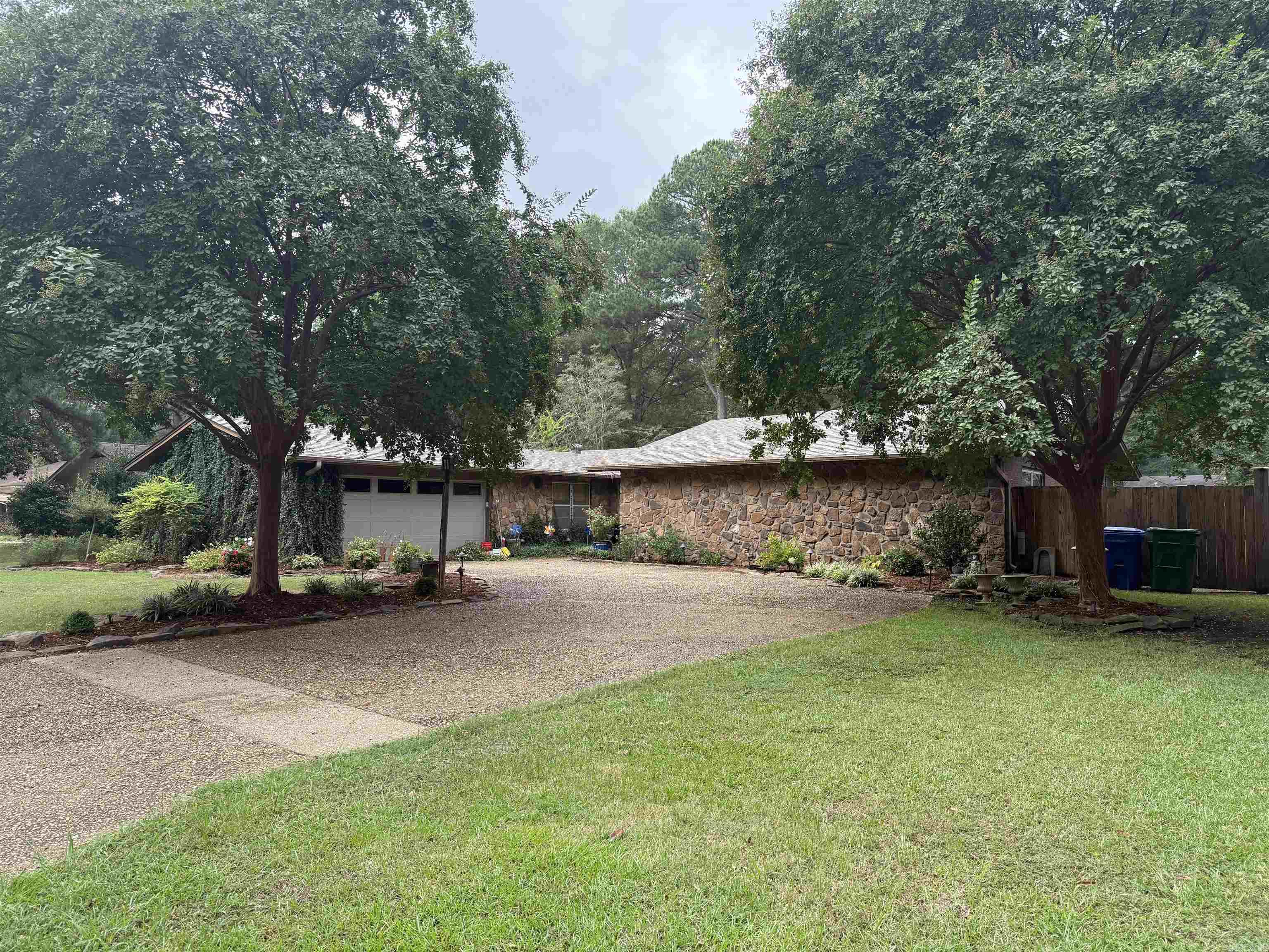 OAK FORREST - Residential