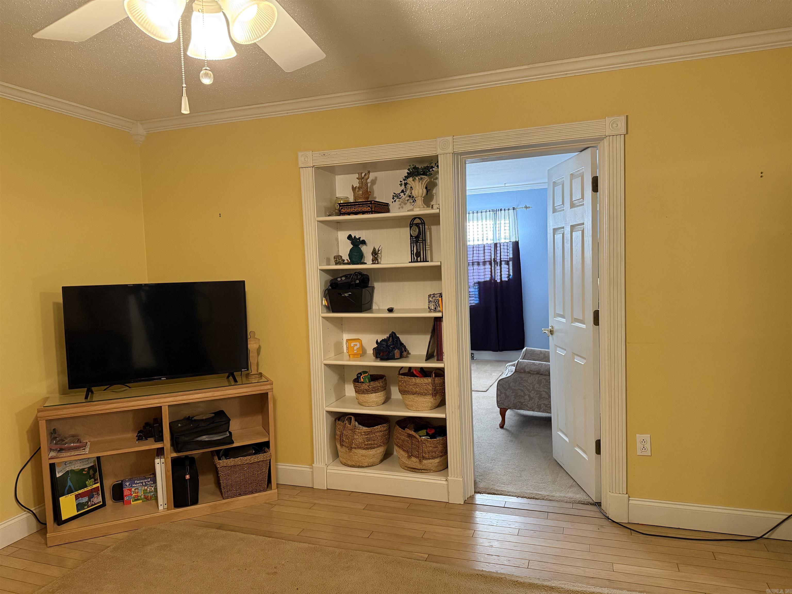 OAK FORREST - Residential