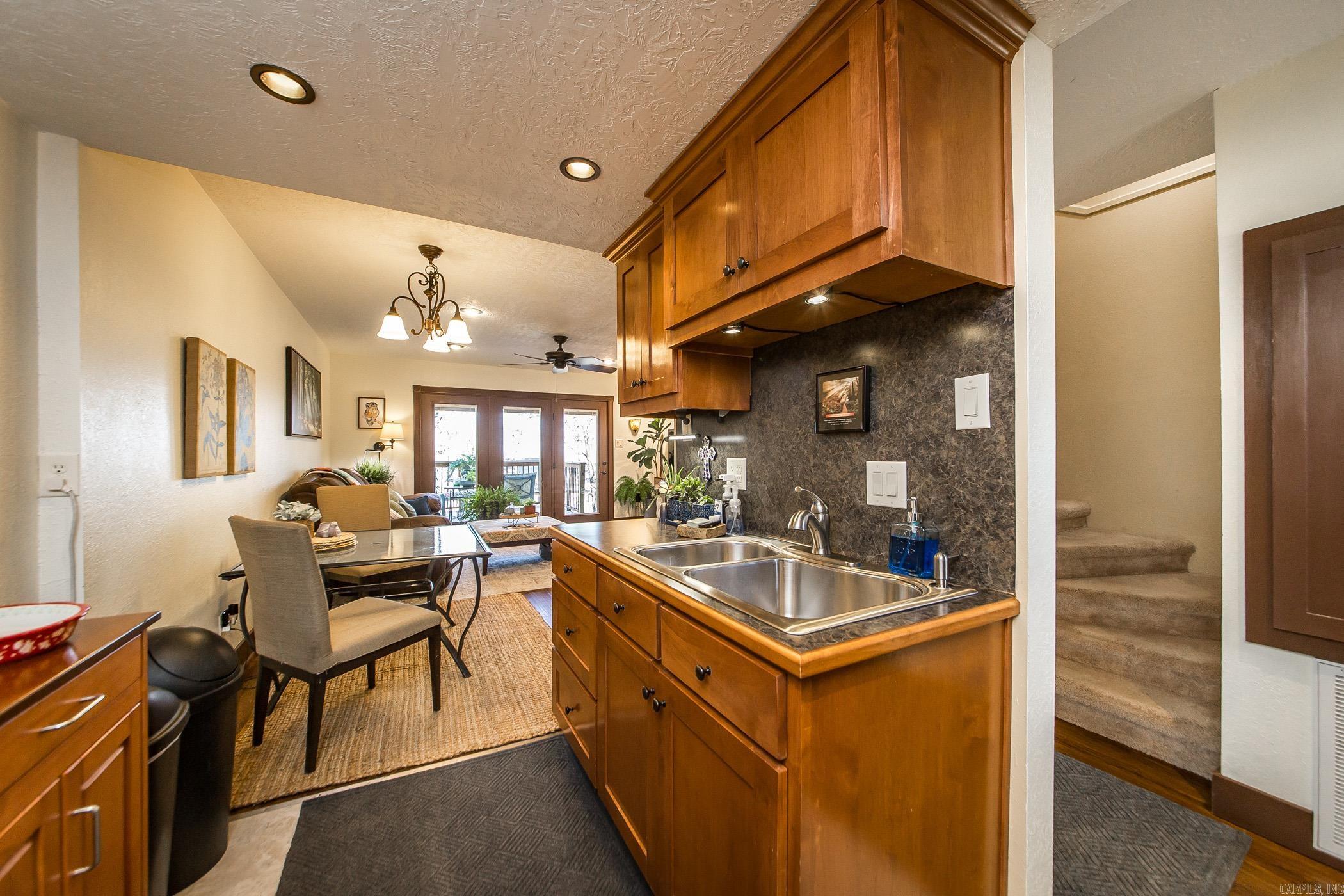 CHELSEA GLADE CONDO - Residential