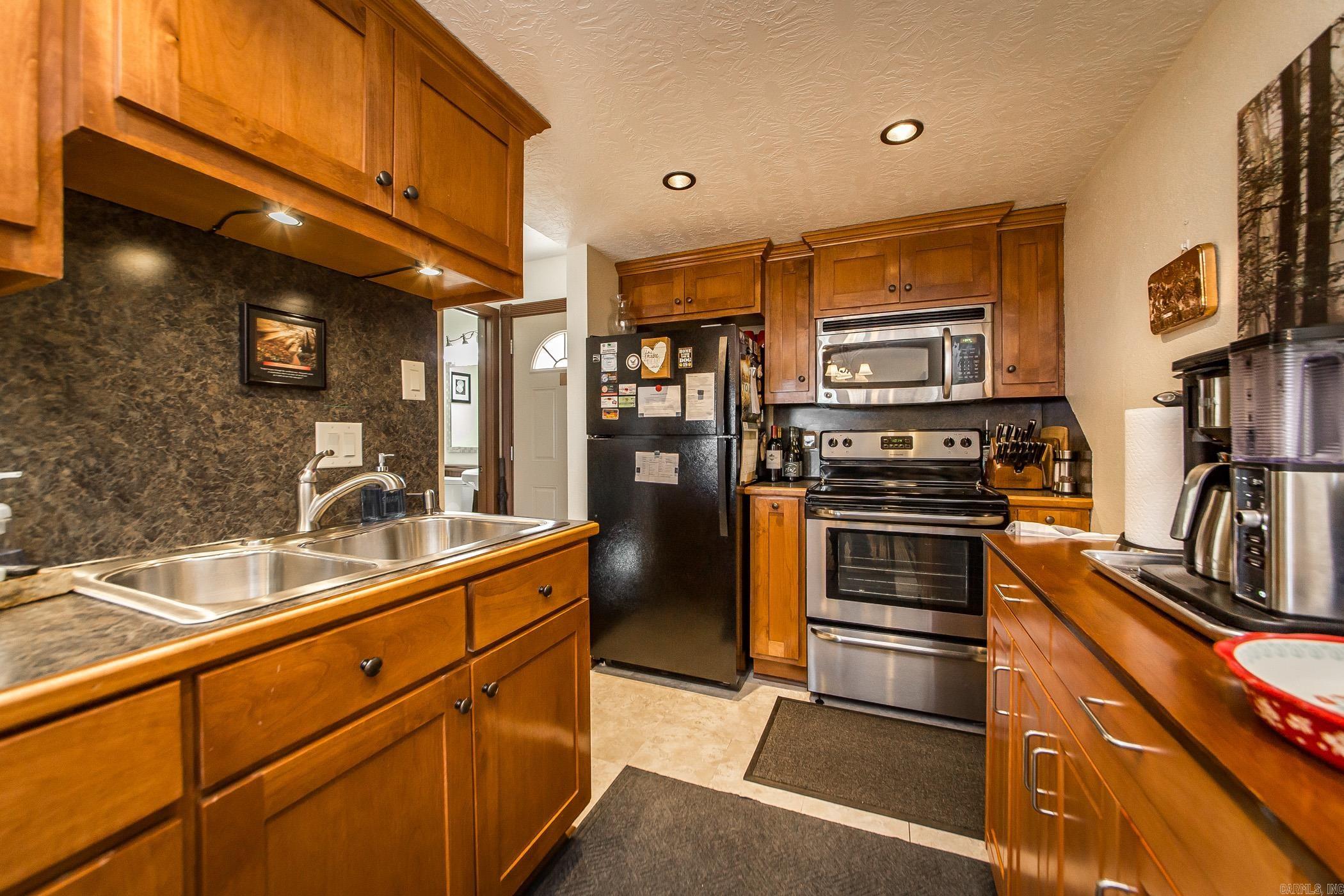 CHELSEA GLADE CONDO - Residential