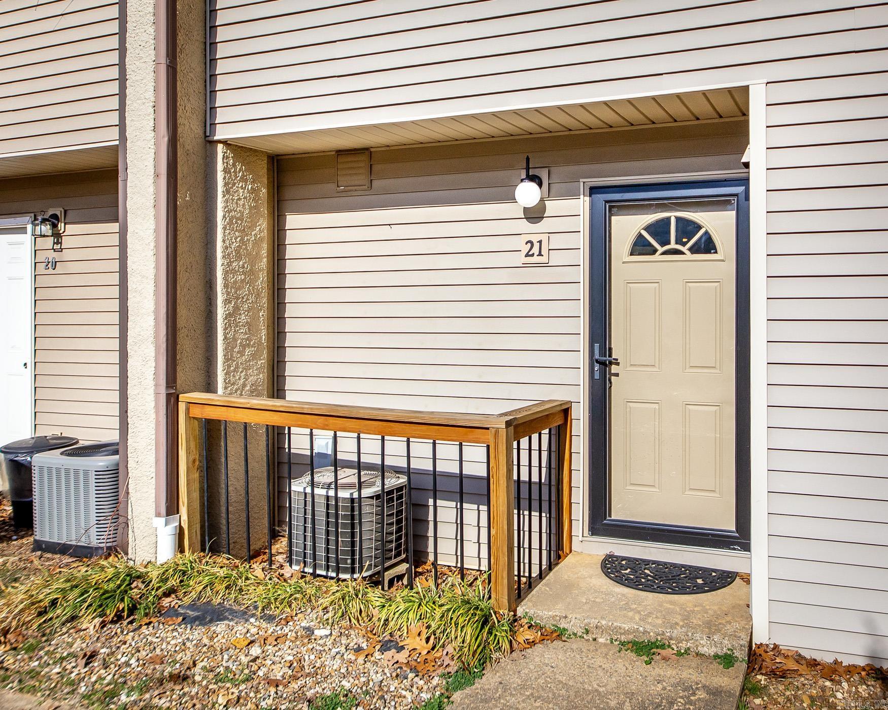 CHELSEA GLADE CONDO - Residential
