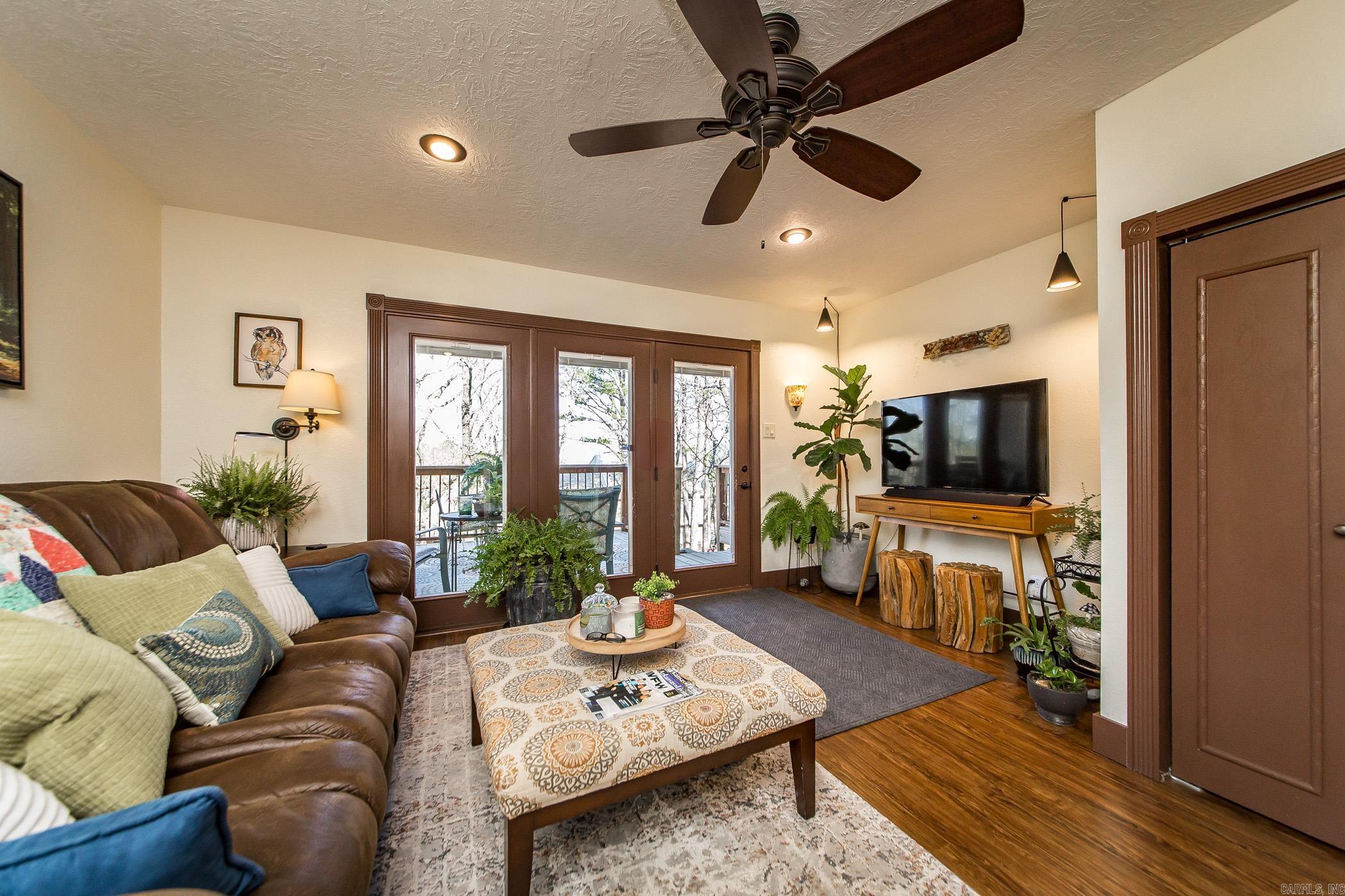 CHELSEA GLADE CONDO - Residential